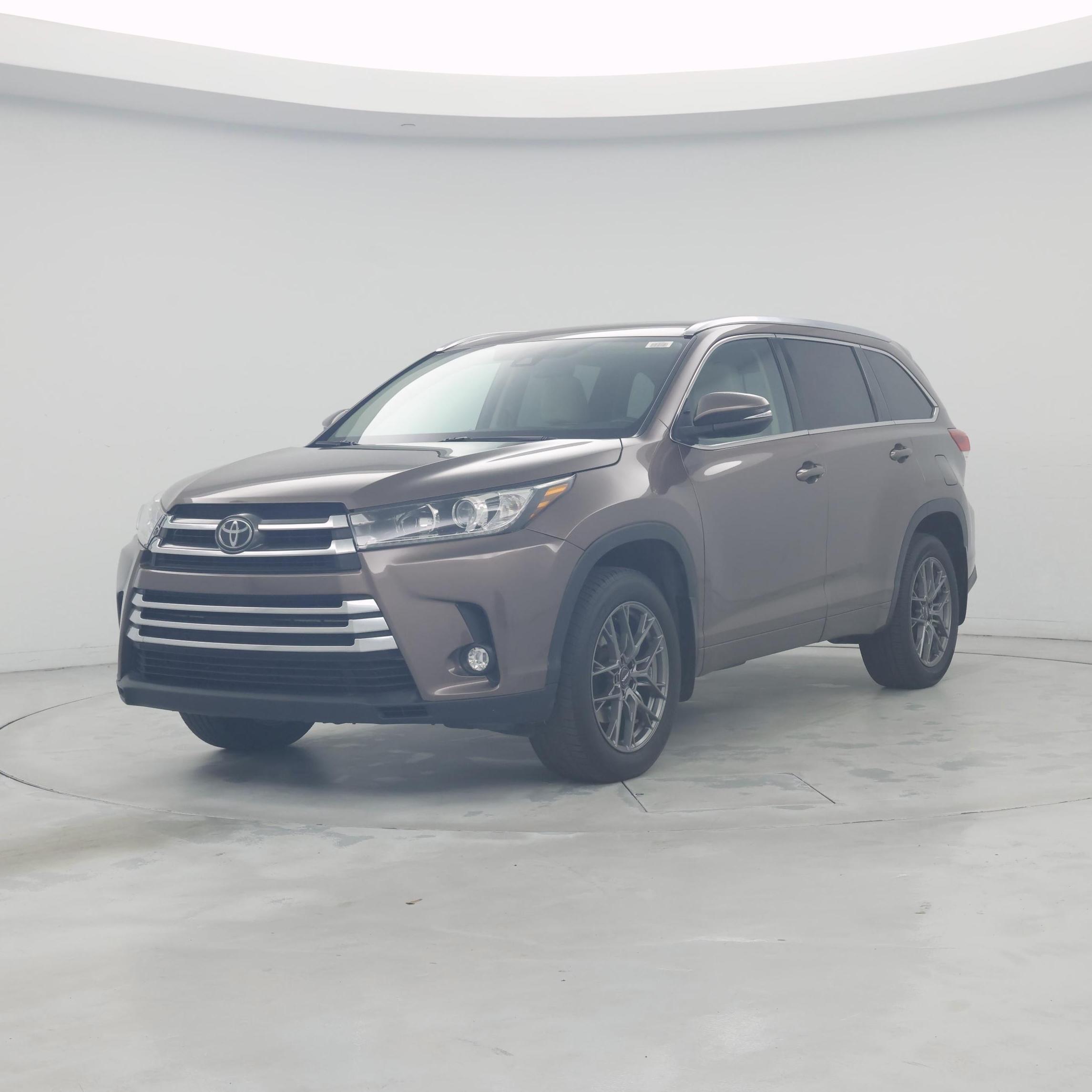 Thumbnail: 2017 Toyota Highlander - 4