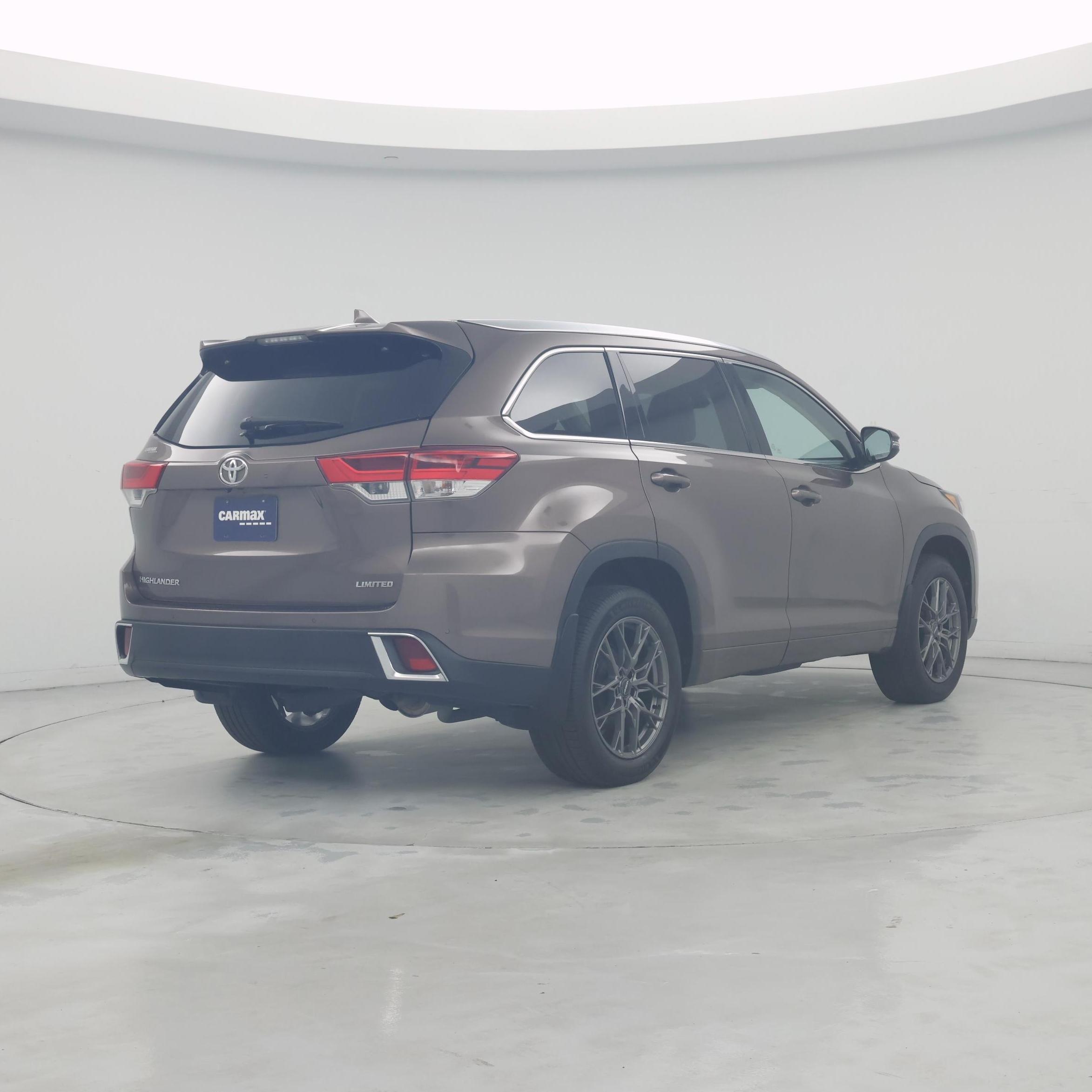 Thumbnail: 2017 Toyota Highlander - 8