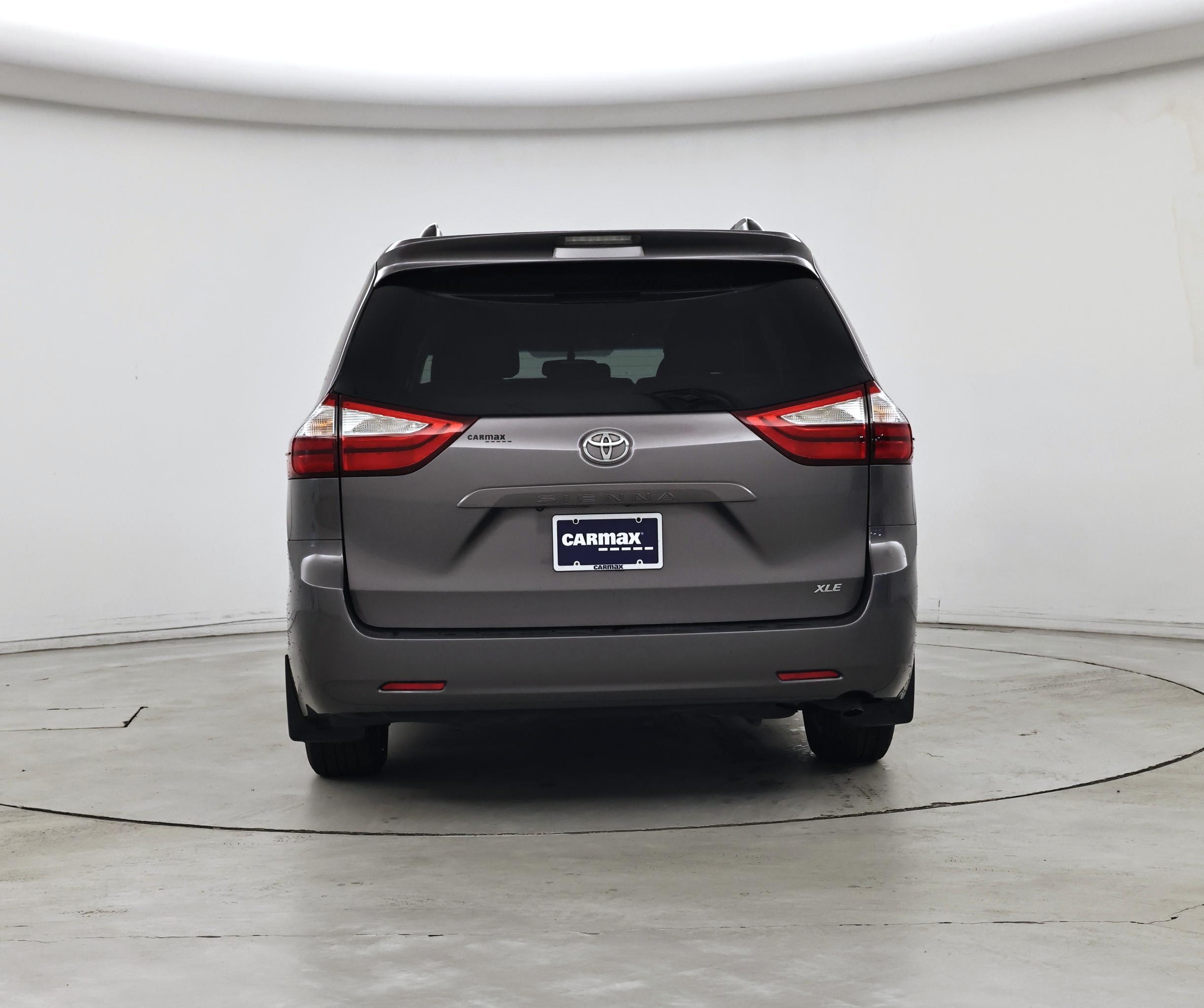 Thumbnail: 2015 Toyota Sienna - 6