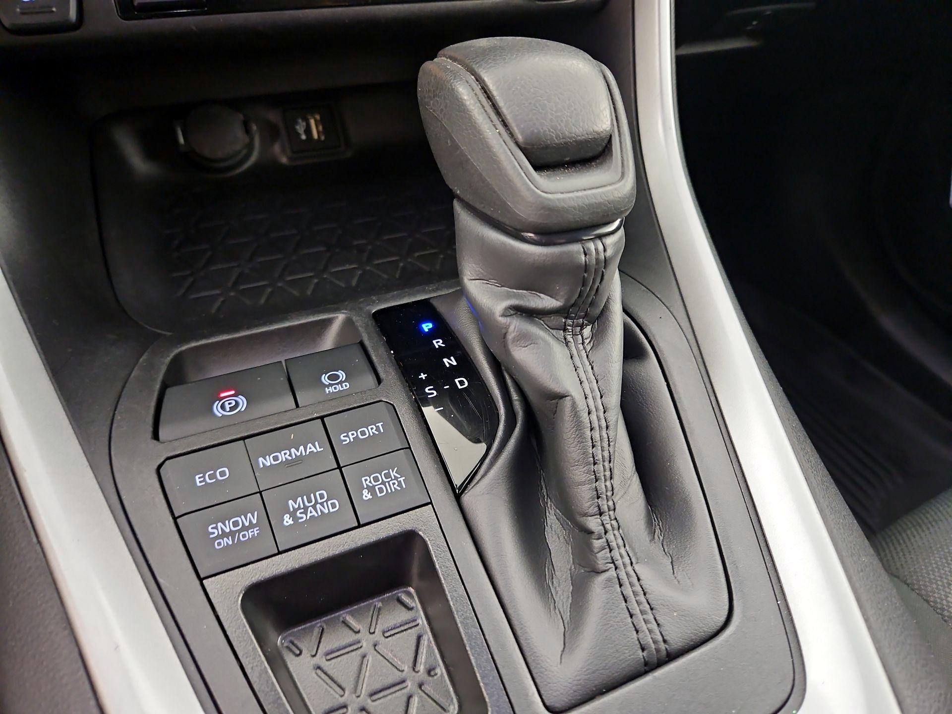 Thumbnail: 2024 Toyota RAV4 - 17