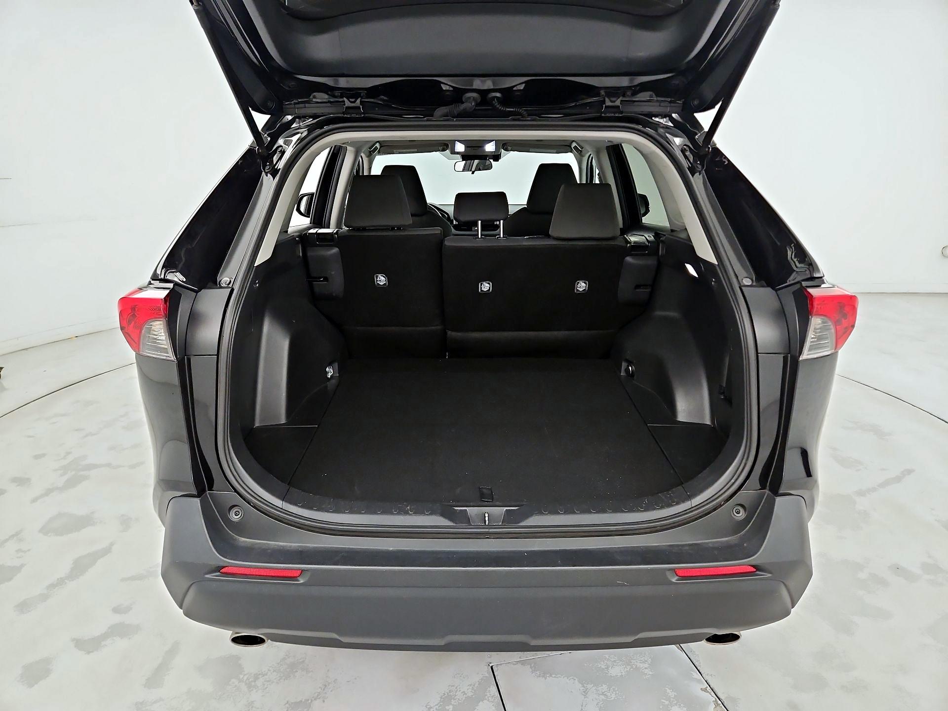 Thumbnail: 2024 Toyota RAV4 - 20