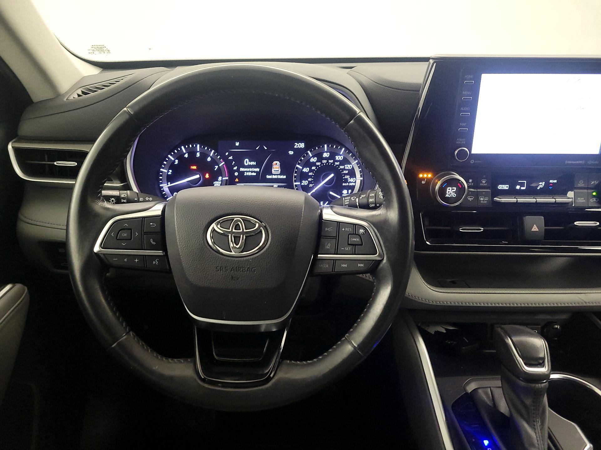 Thumbnail: 2021 Toyota Highlander - 10