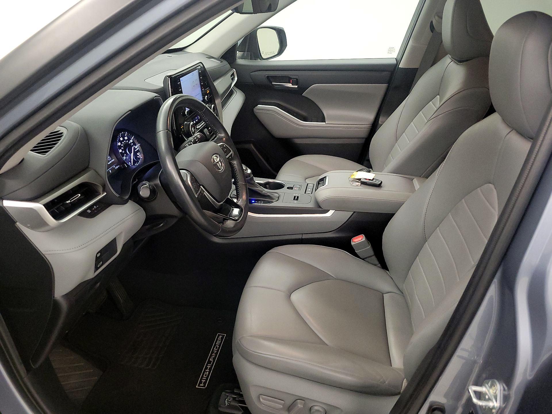 Thumbnail: 2021 Toyota Highlander - 11