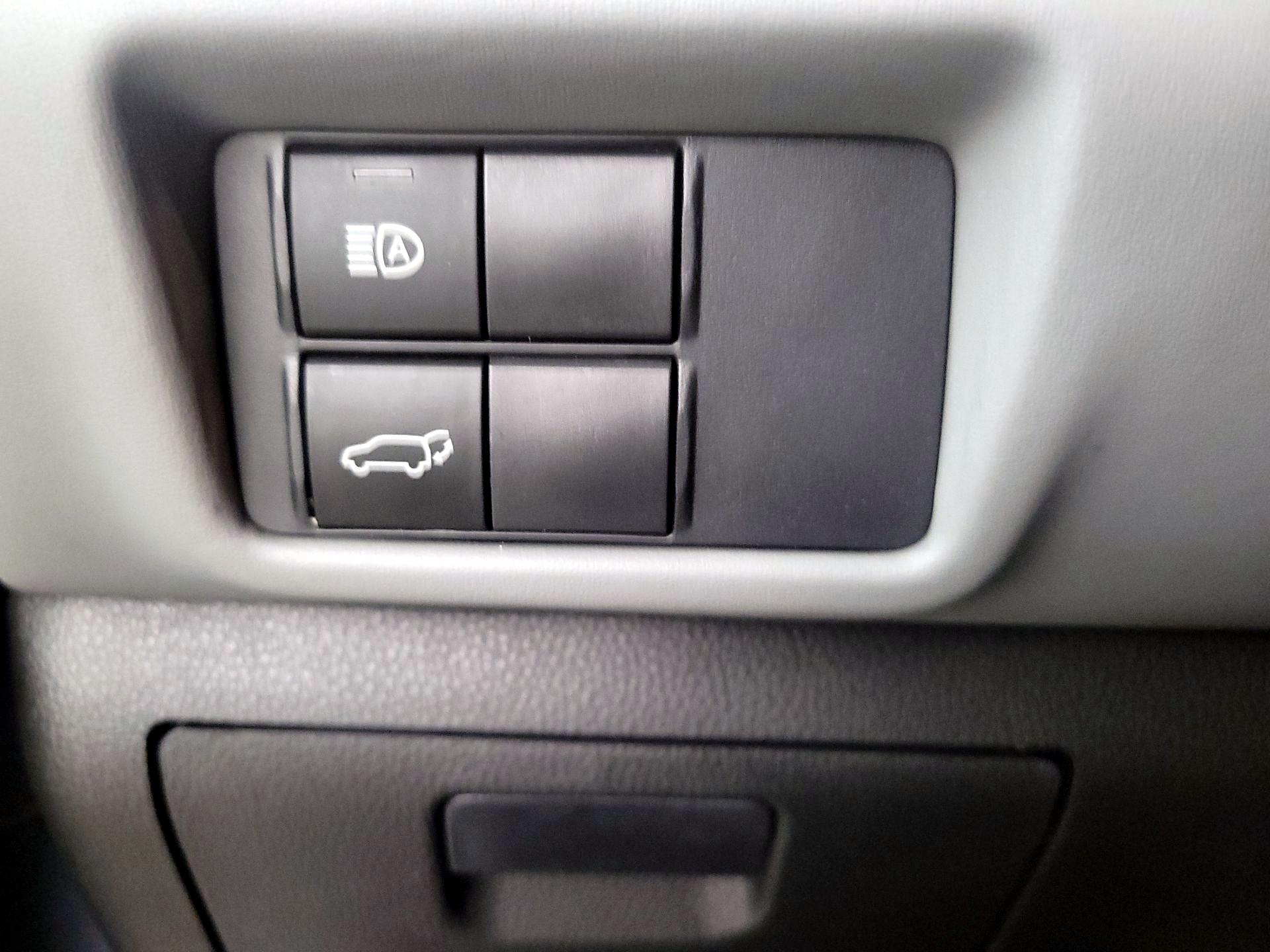 Thumbnail: 2021 Toyota Highlander - 13