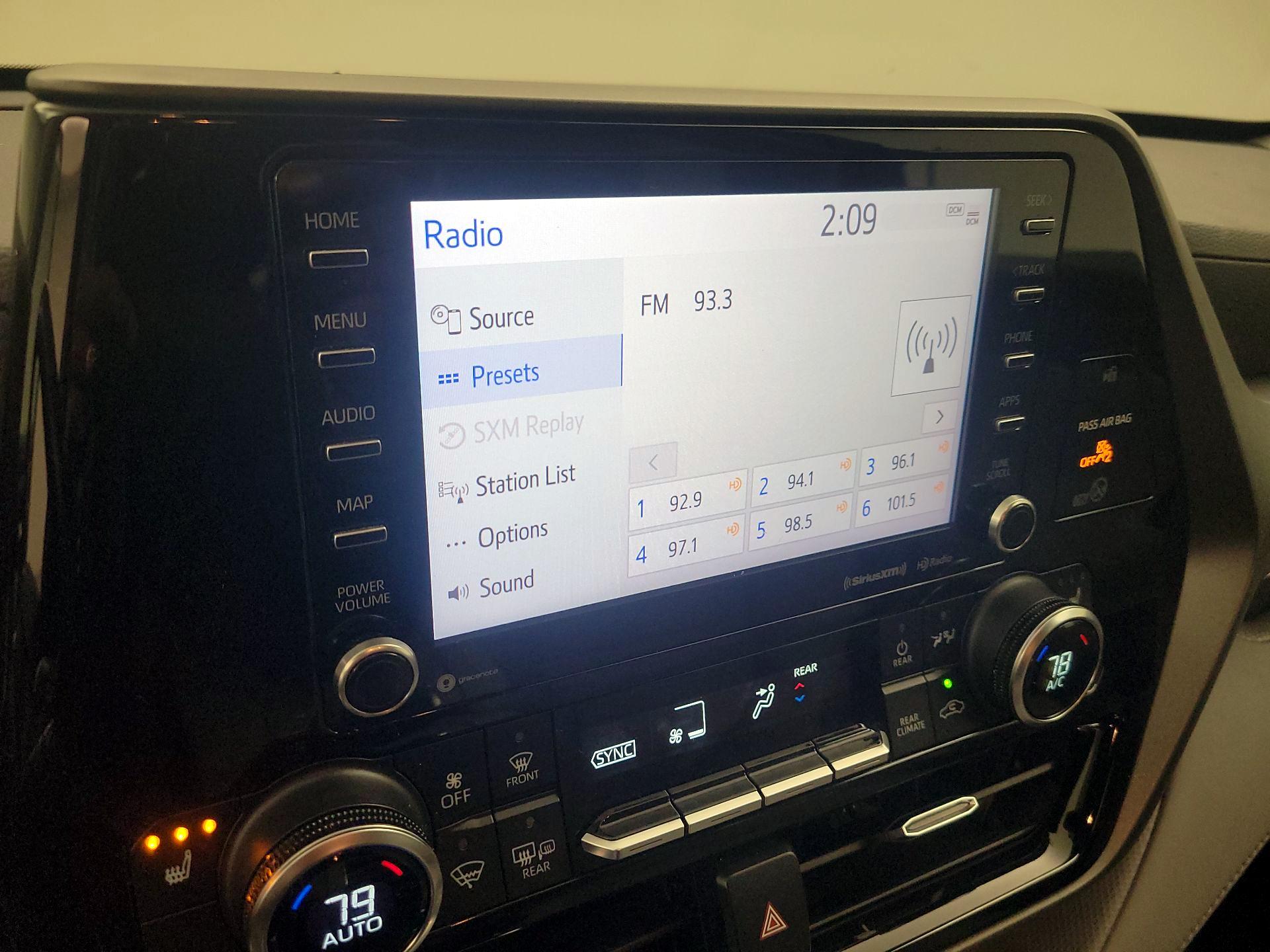 Thumbnail: 2021 Toyota Highlander - 15