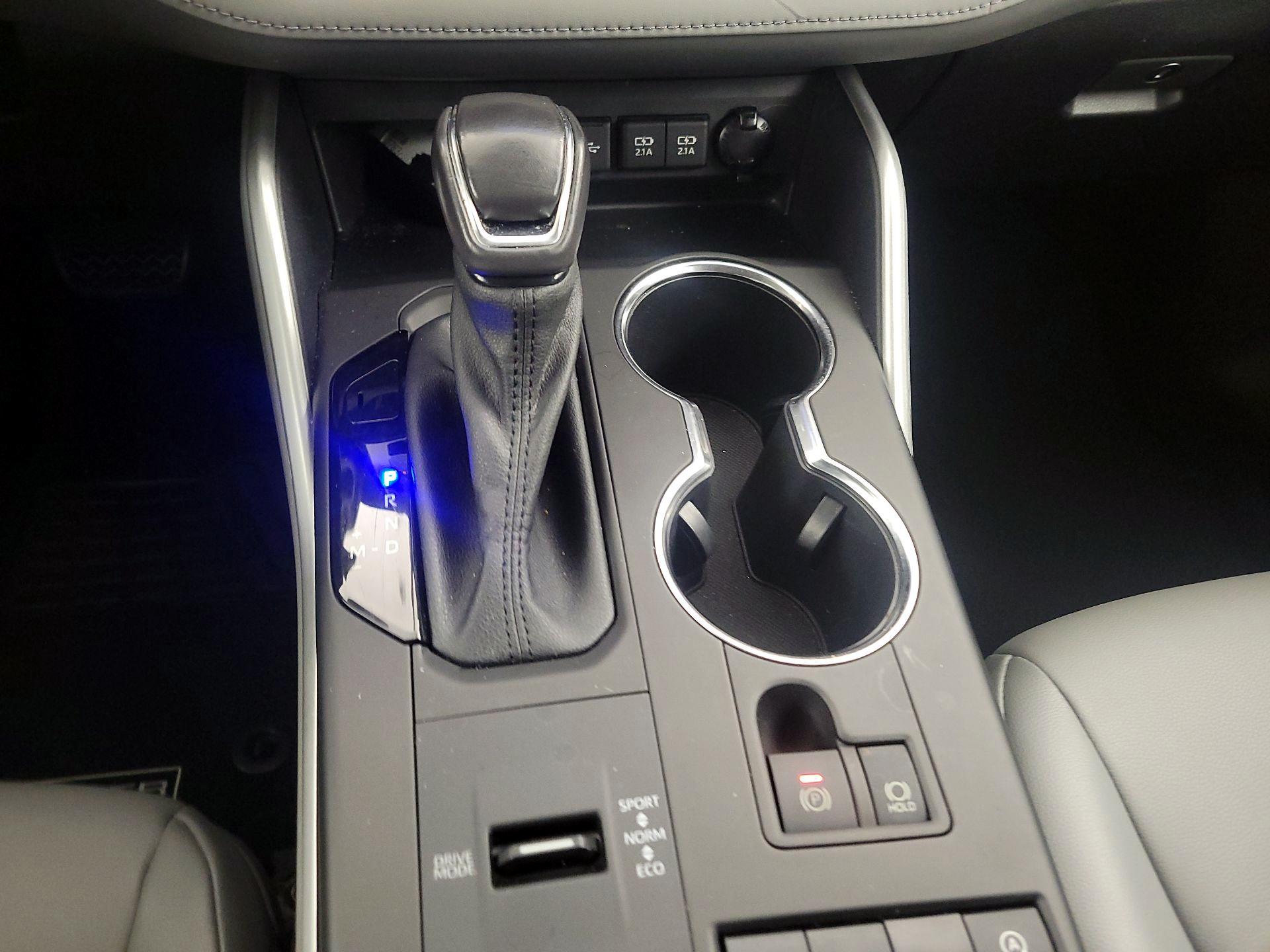 Thumbnail: 2021 Toyota Highlander - 17