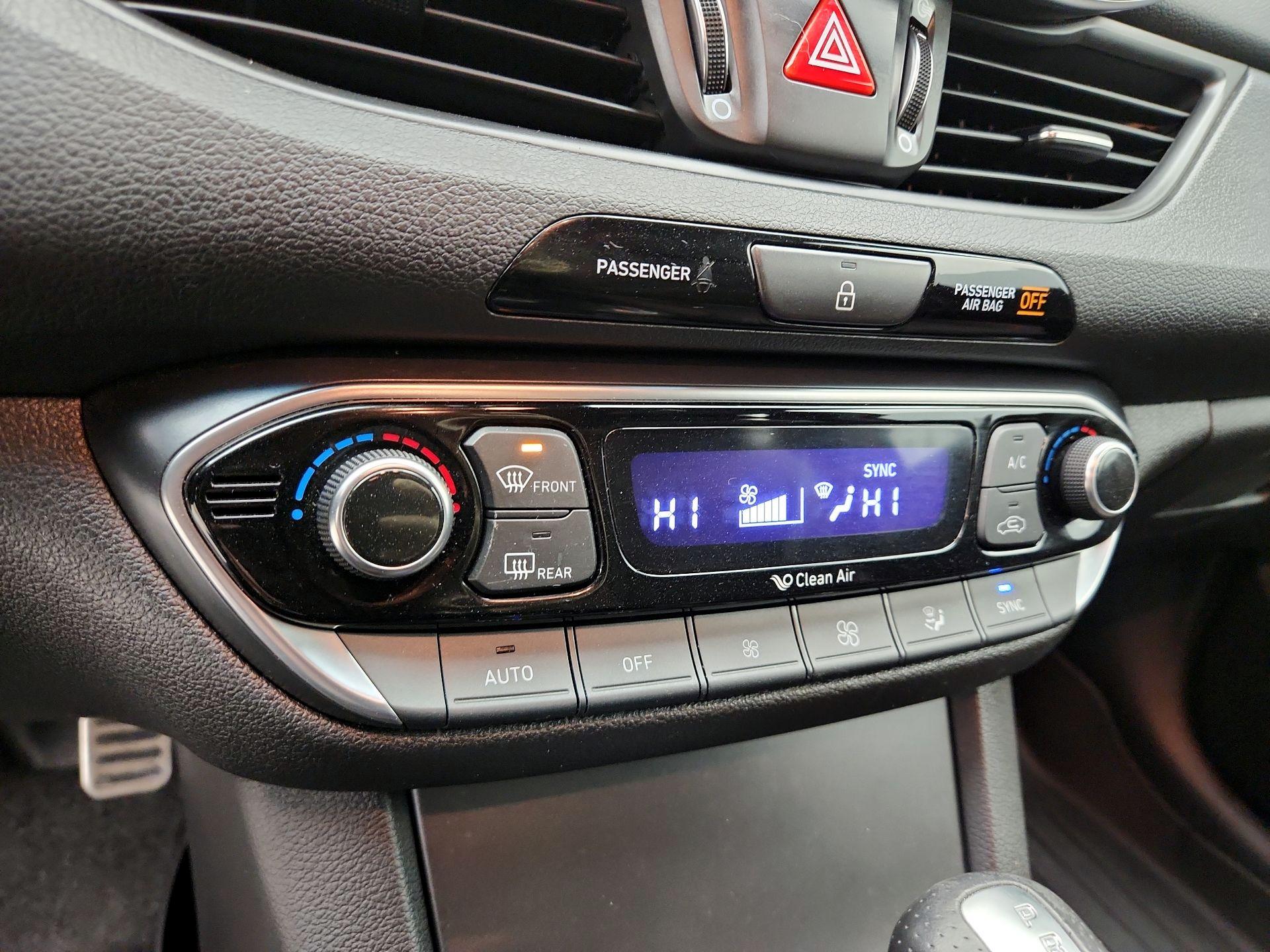 Thumbnail: 2020 Hyundai Elantra - 16