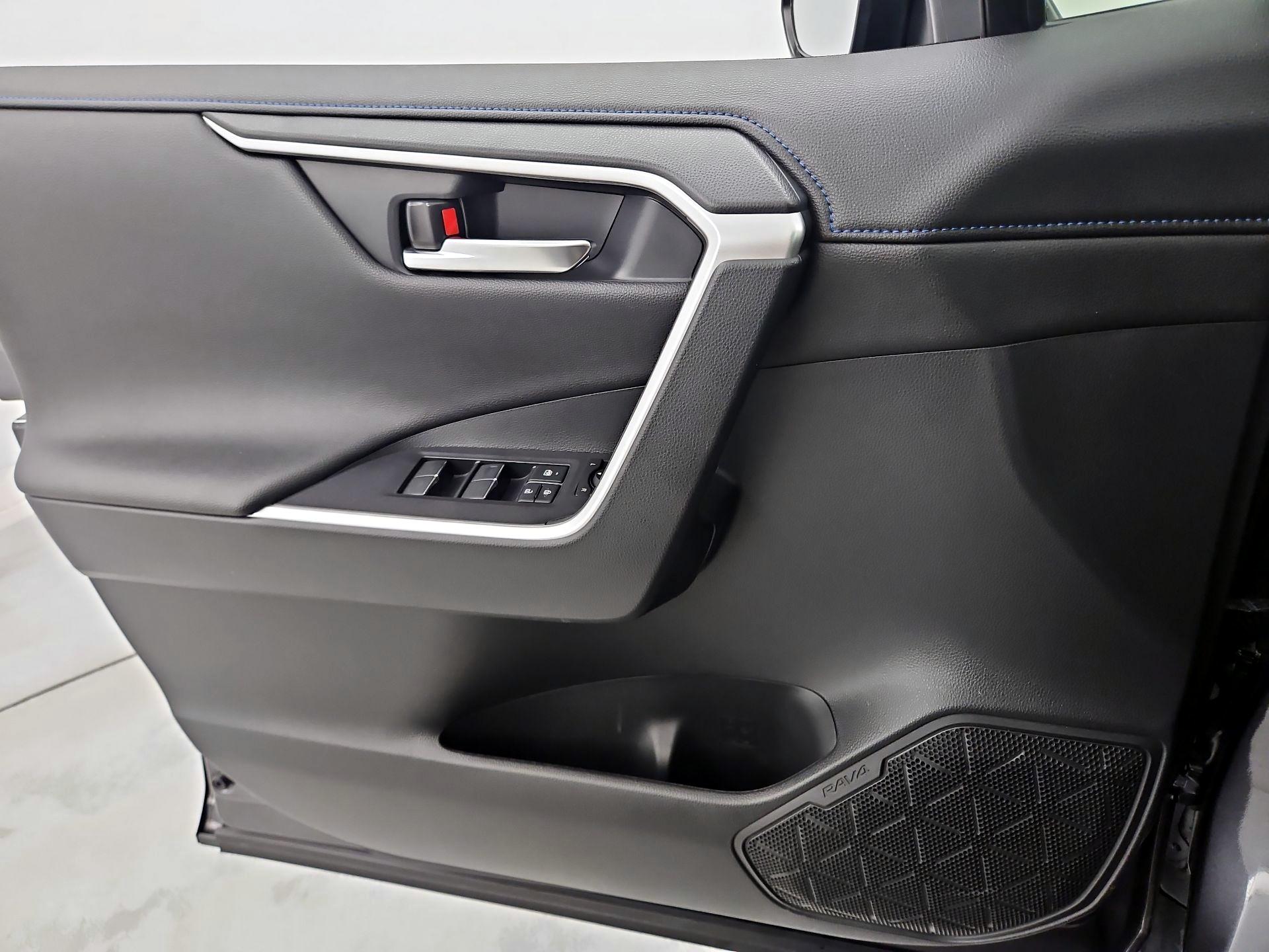 Thumbnail: 2023 Toyota RAV4 - 12