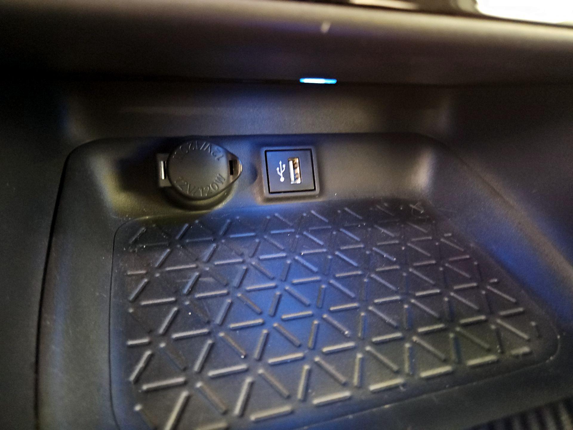 Thumbnail: 2023 Toyota RAV4 - 18