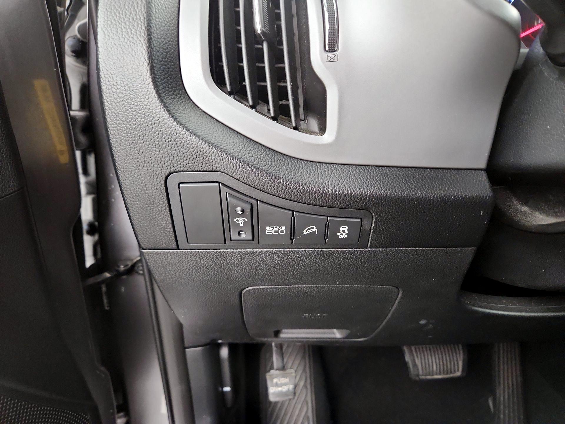 Thumbnail: 2016 Kia Sportage - 13