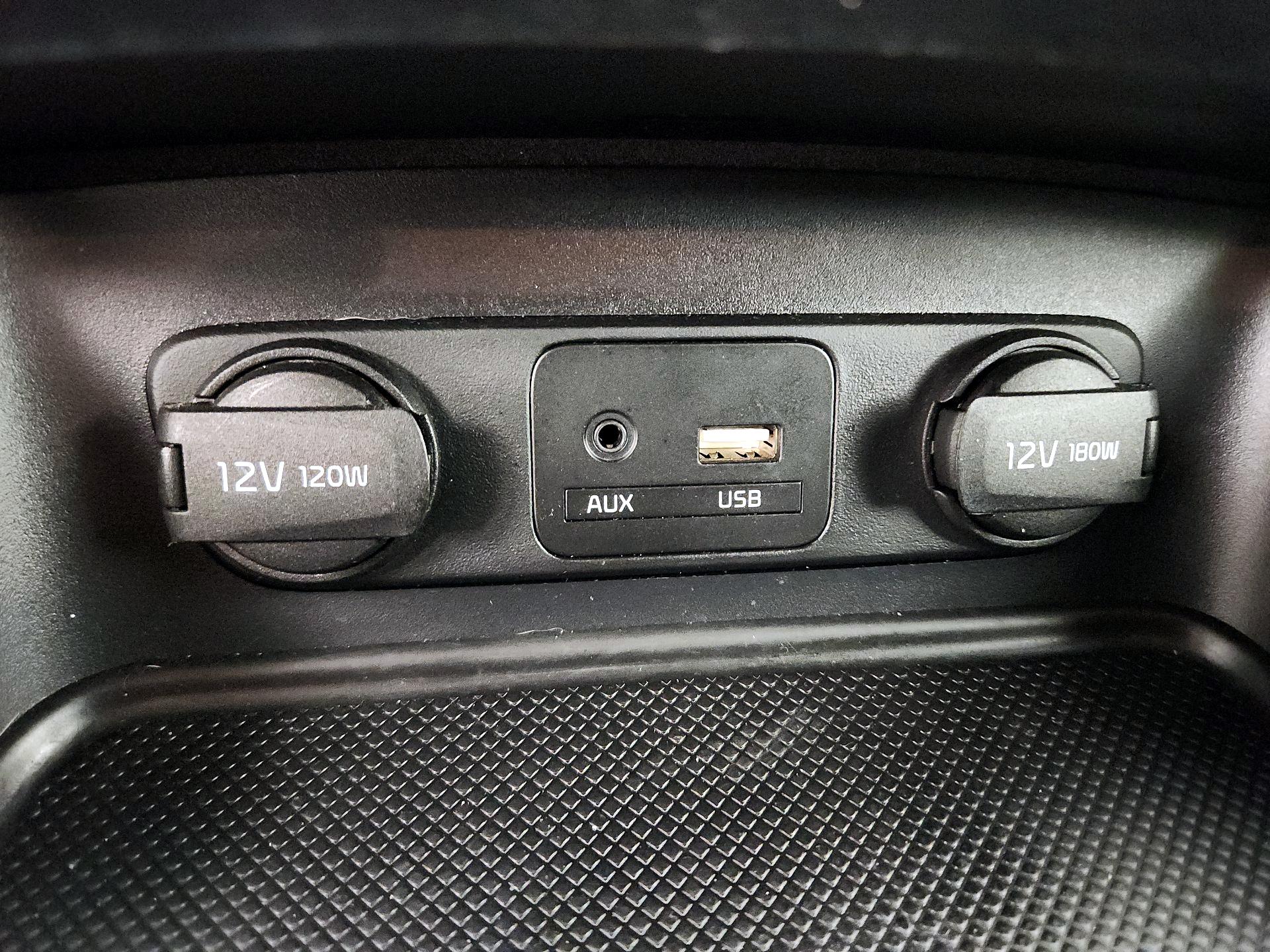 Thumbnail: 2016 Kia Sportage - 18