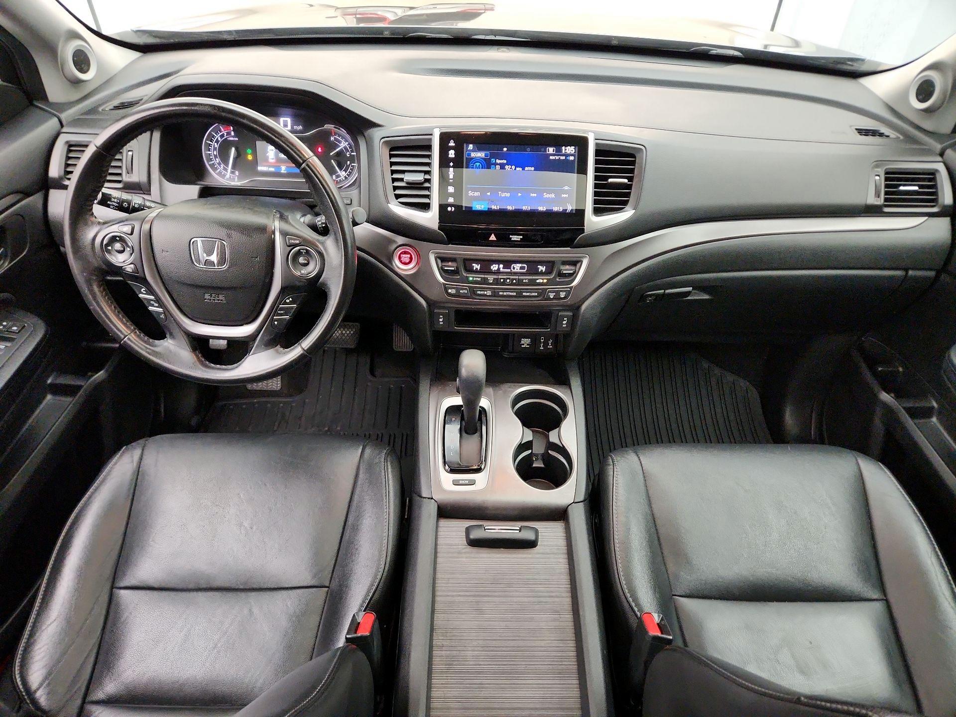 Thumbnail: 2017 Honda Pilot - 9