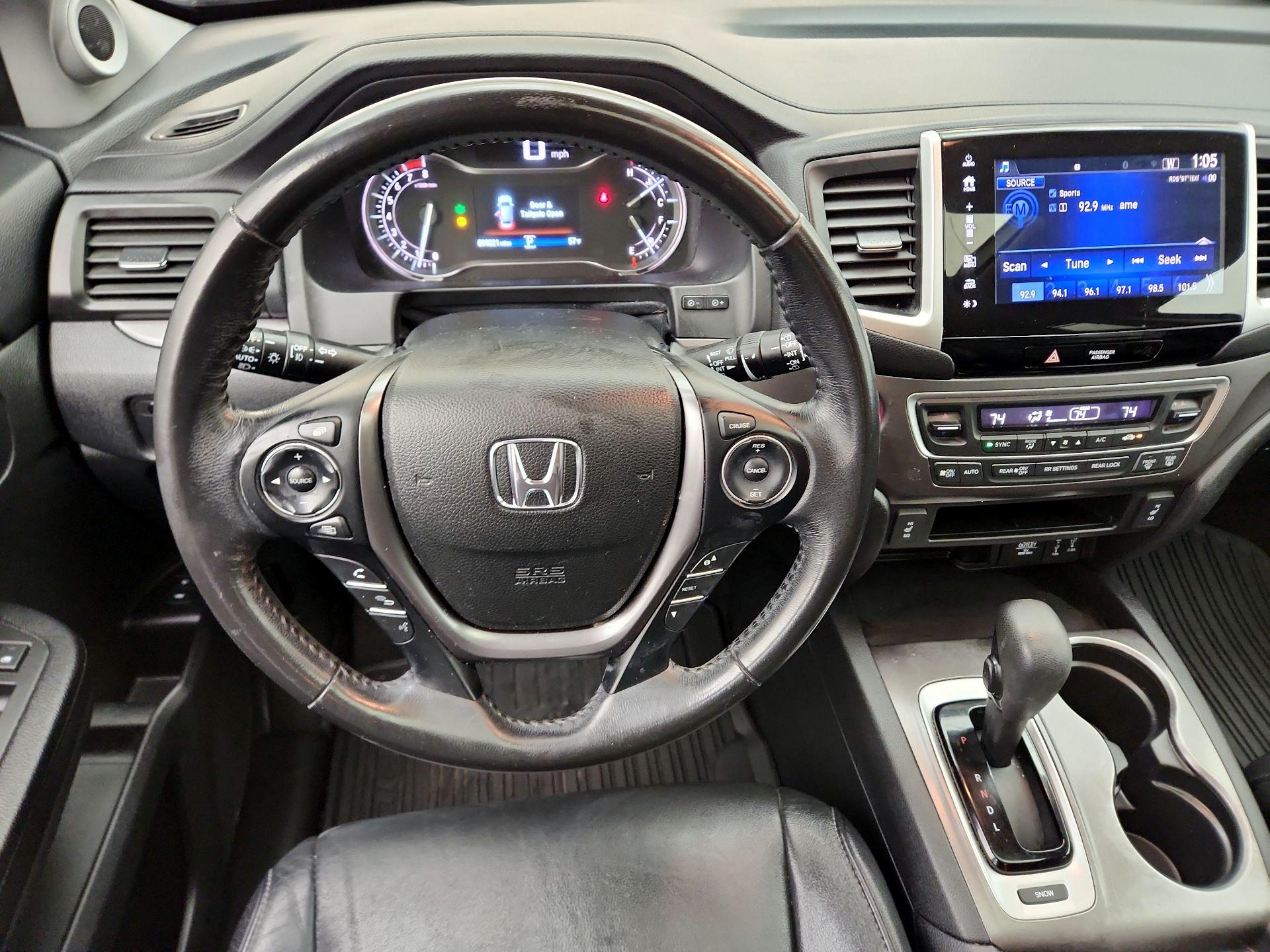 Thumbnail: 2017 Honda Pilot - 10