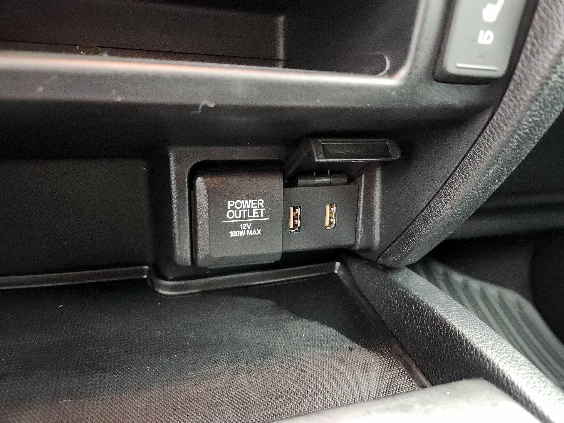 Thumbnail: 2017 Honda Pilot - 18