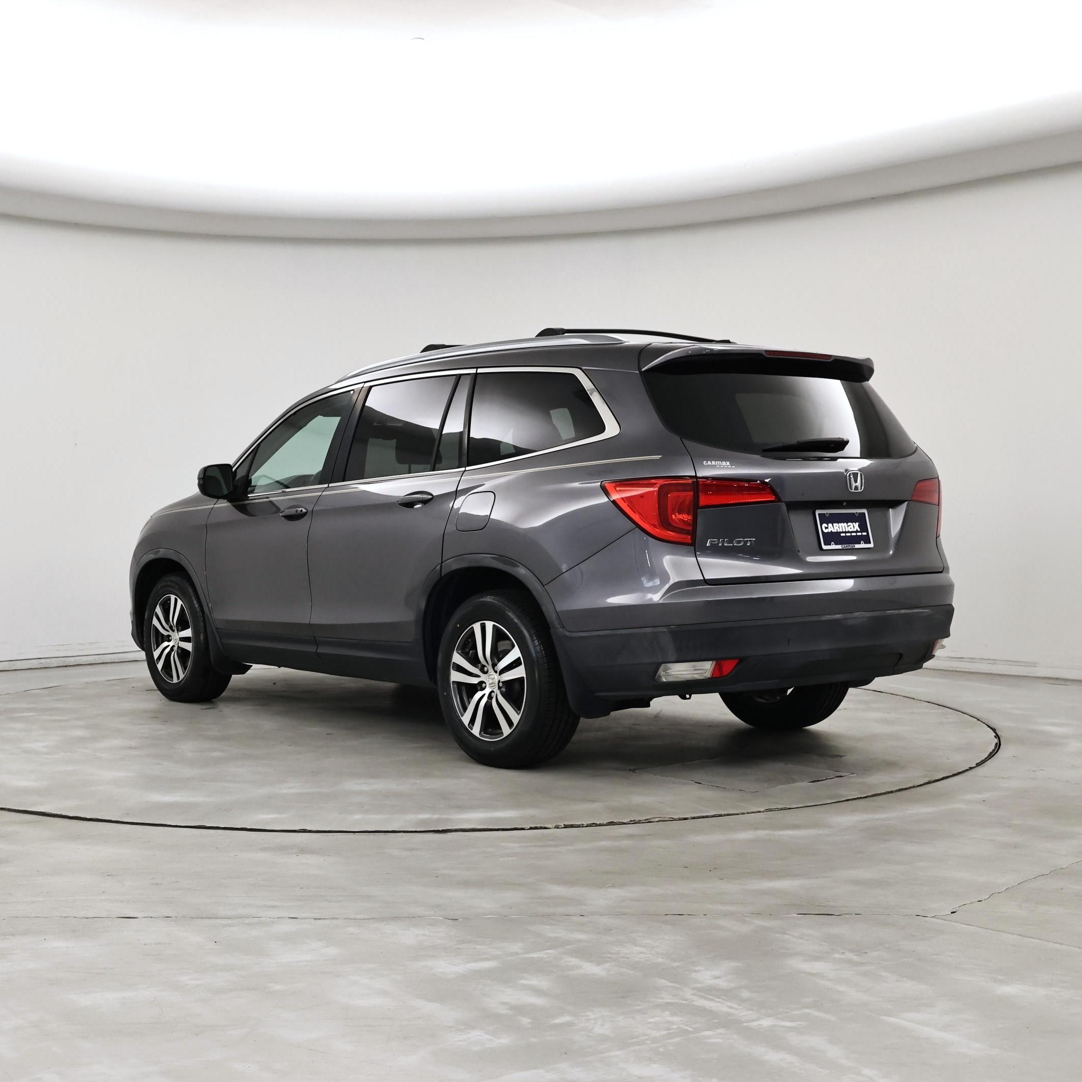 Thumbnail: 2017 Honda Pilot - 2