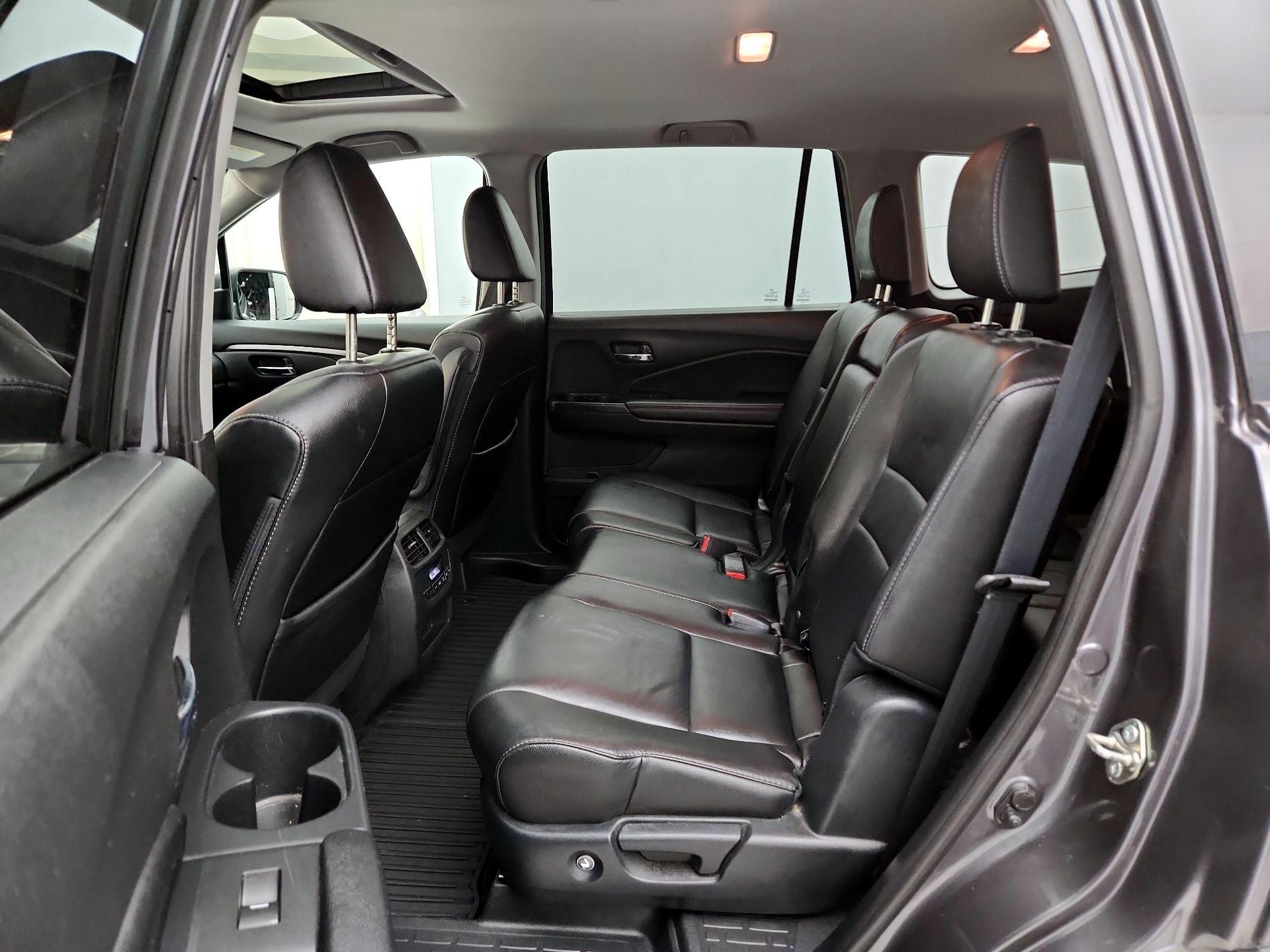 Thumbnail: 2017 Honda Pilot - 20