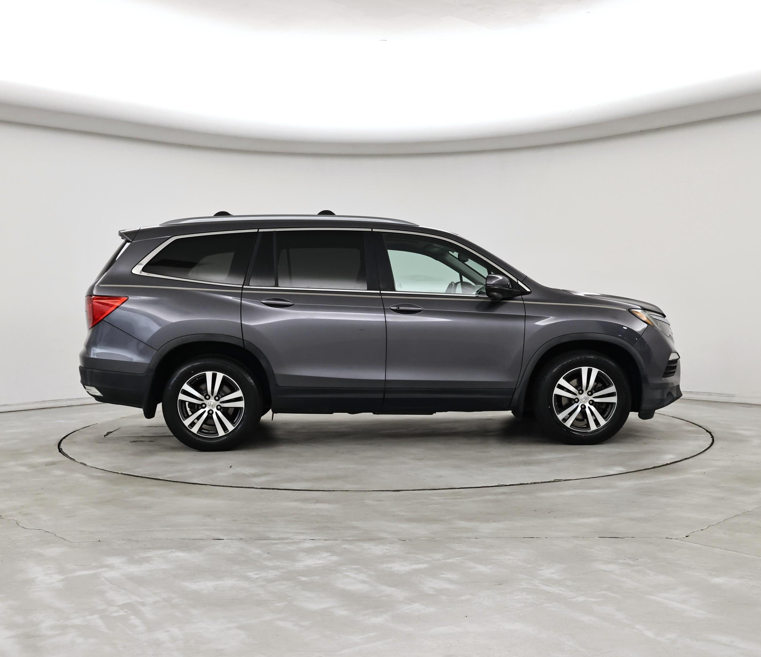 Thumbnail: 2017 Honda Pilot - 7