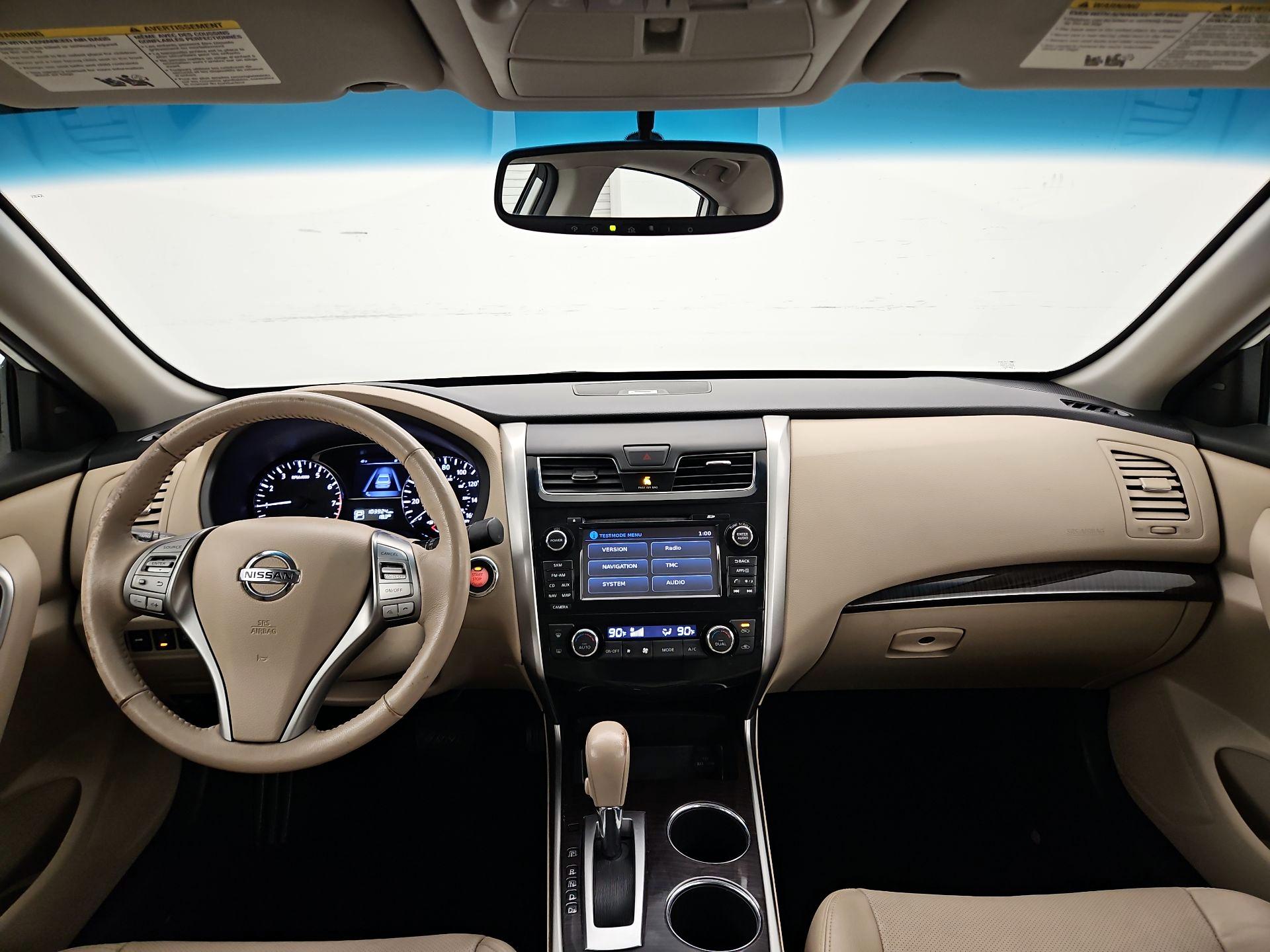 Thumbnail: 2015 Nissan Altima - 9