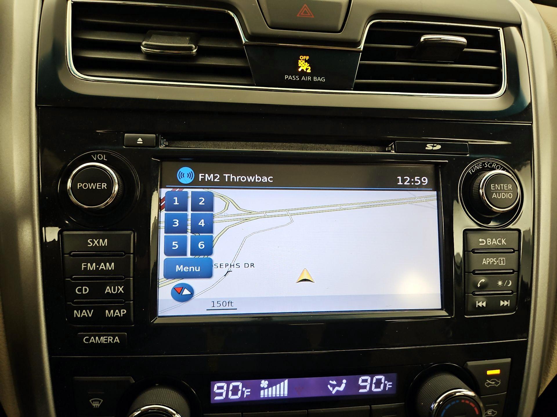 Thumbnail: 2015 Nissan Altima - 14