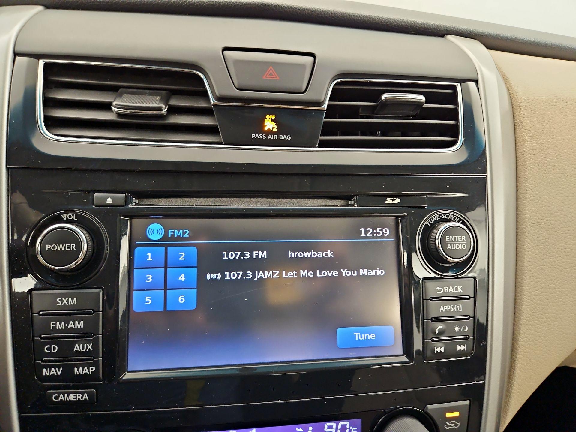 Thumbnail: 2015 Nissan Altima - 16