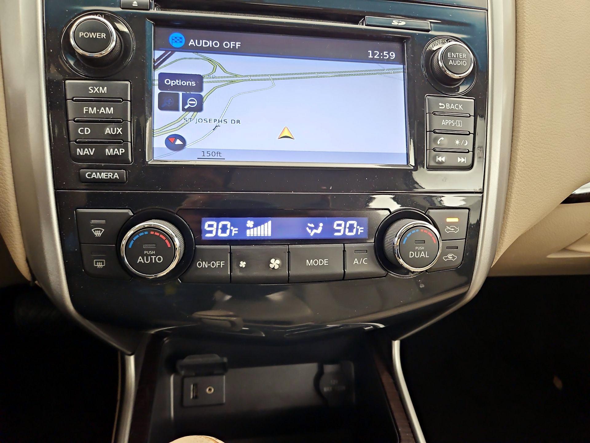 Thumbnail: 2015 Nissan Altima - 17