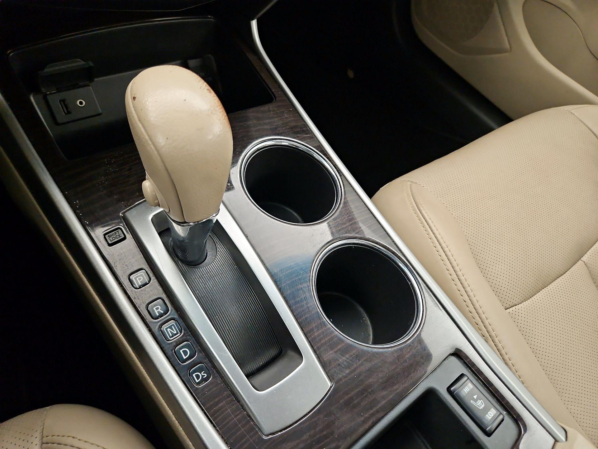 Thumbnail: 2015 Nissan Altima - 18