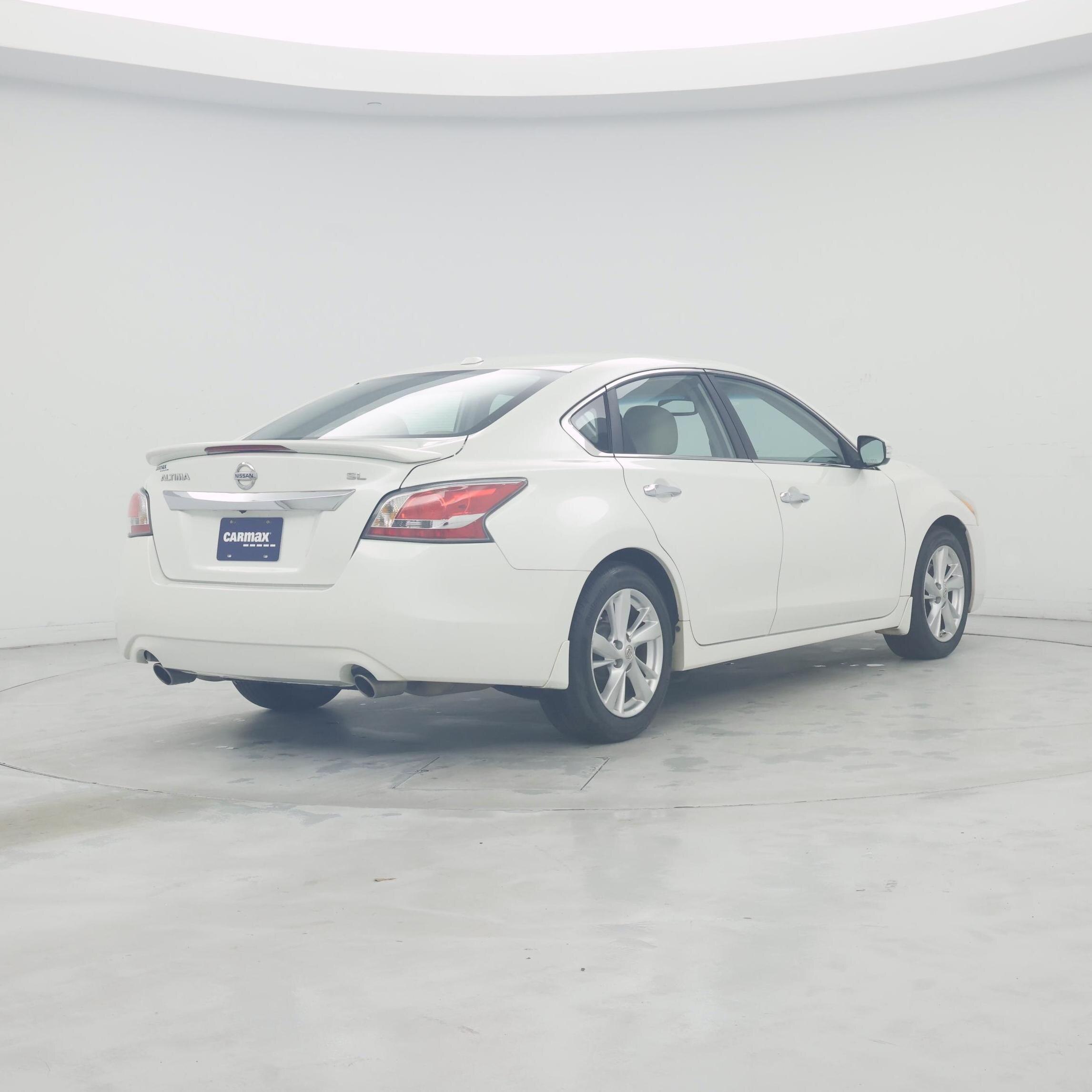 Thumbnail: 2015 Nissan Altima - 8