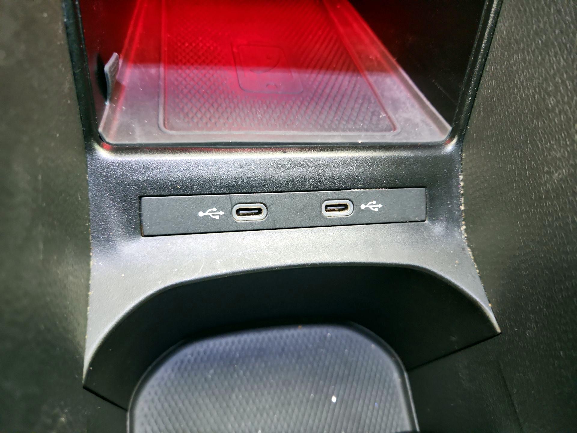 Thumbnail: 2022 Volkswagen ID.4 - 18