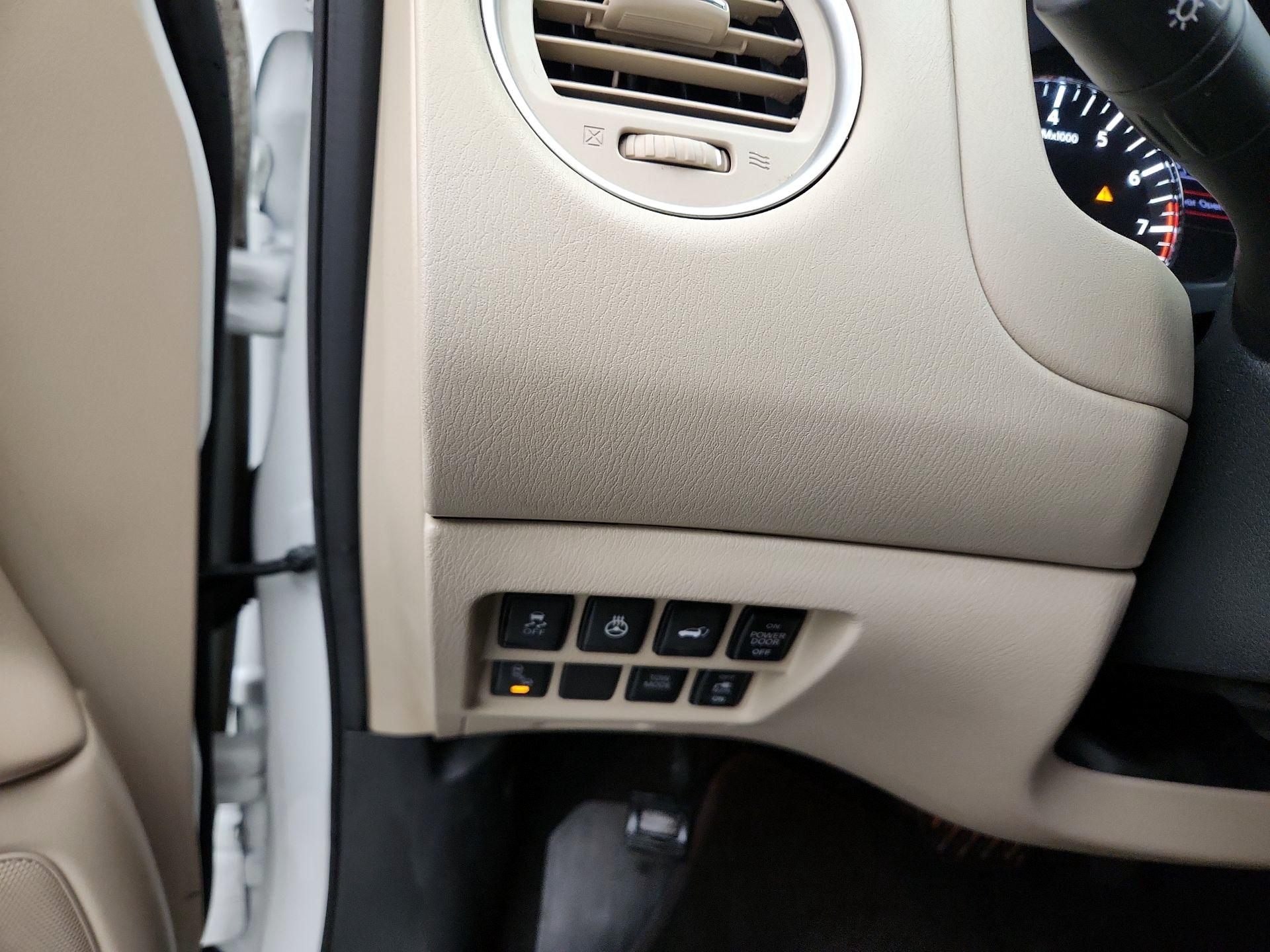 Thumbnail: 2017 Nissan Pathfinder - 13