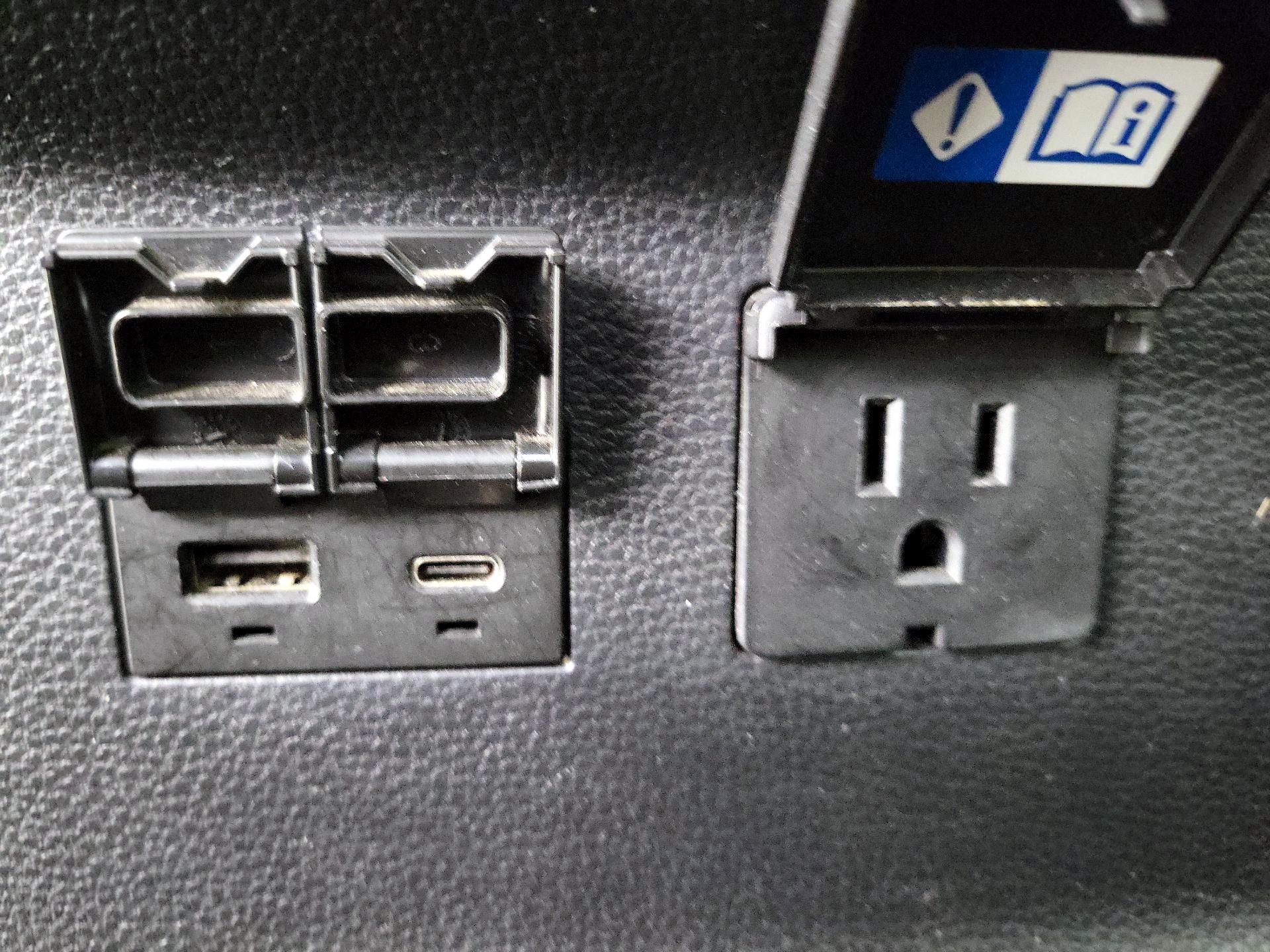 Thumbnail: 2022 Toyota Tundra - 18