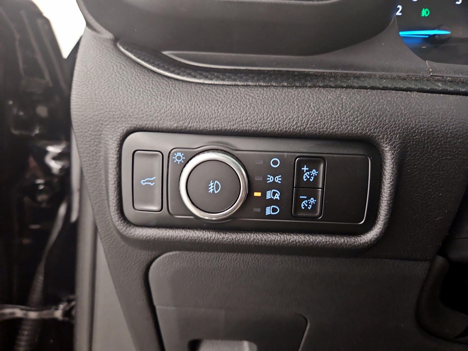 Thumbnail: 2023 Ford Explorer - 13