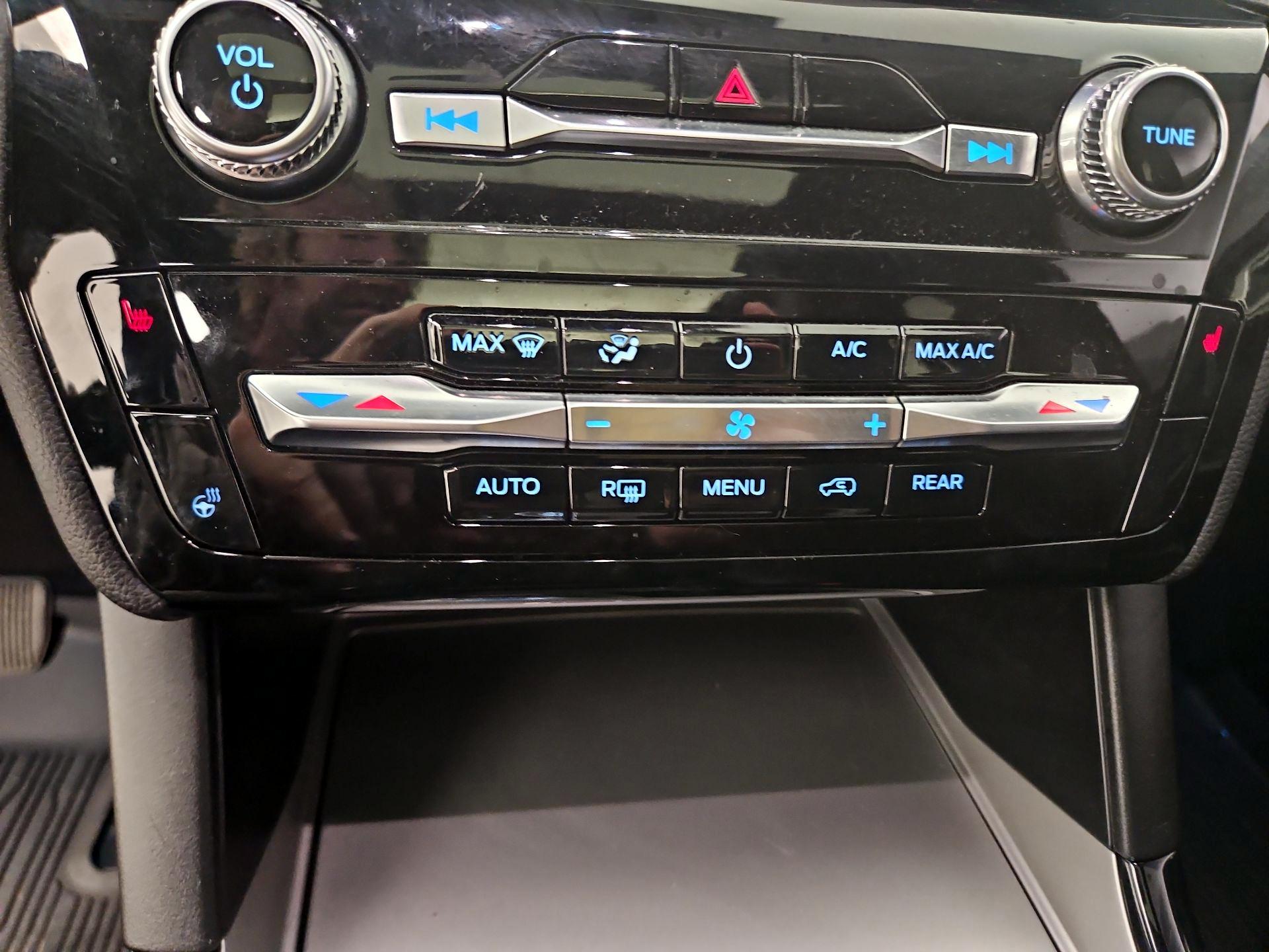 Thumbnail: 2023 Ford Explorer - 17