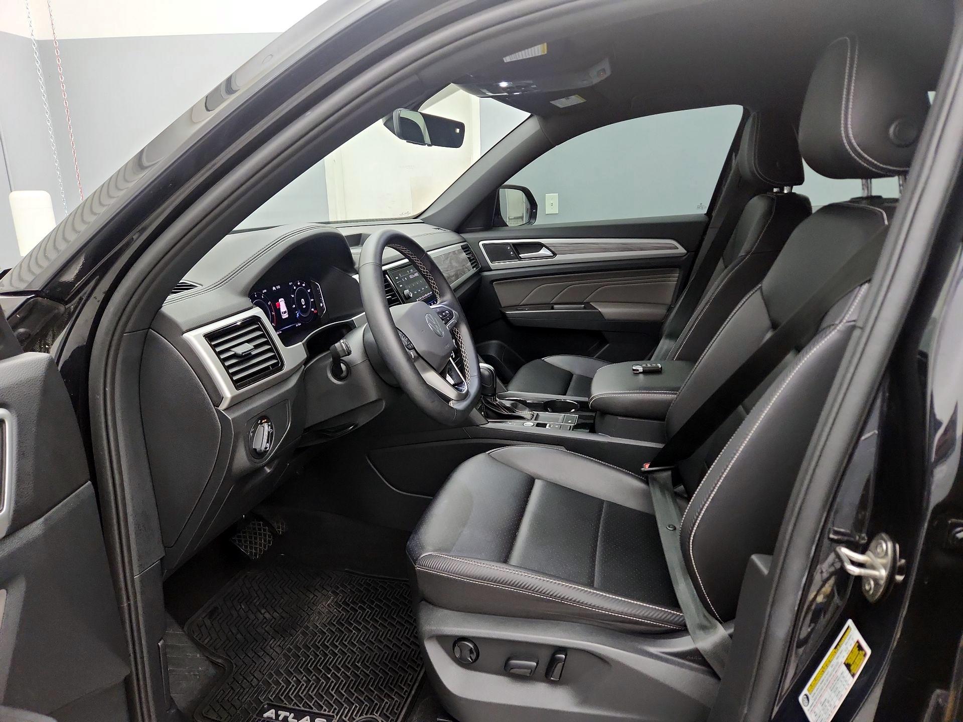 Thumbnail: 2022 Volkswagen Atlas - 11