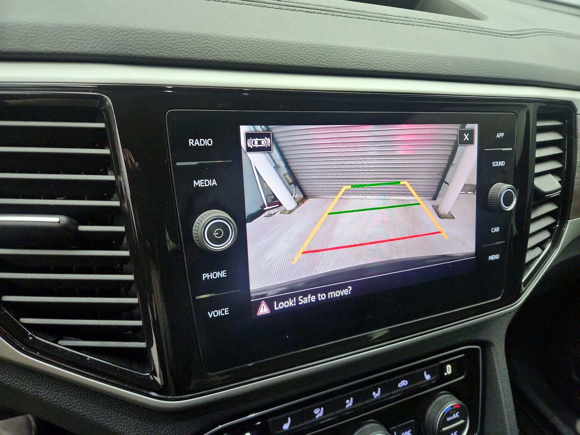 Thumbnail: 2022 Volkswagen Atlas - 14