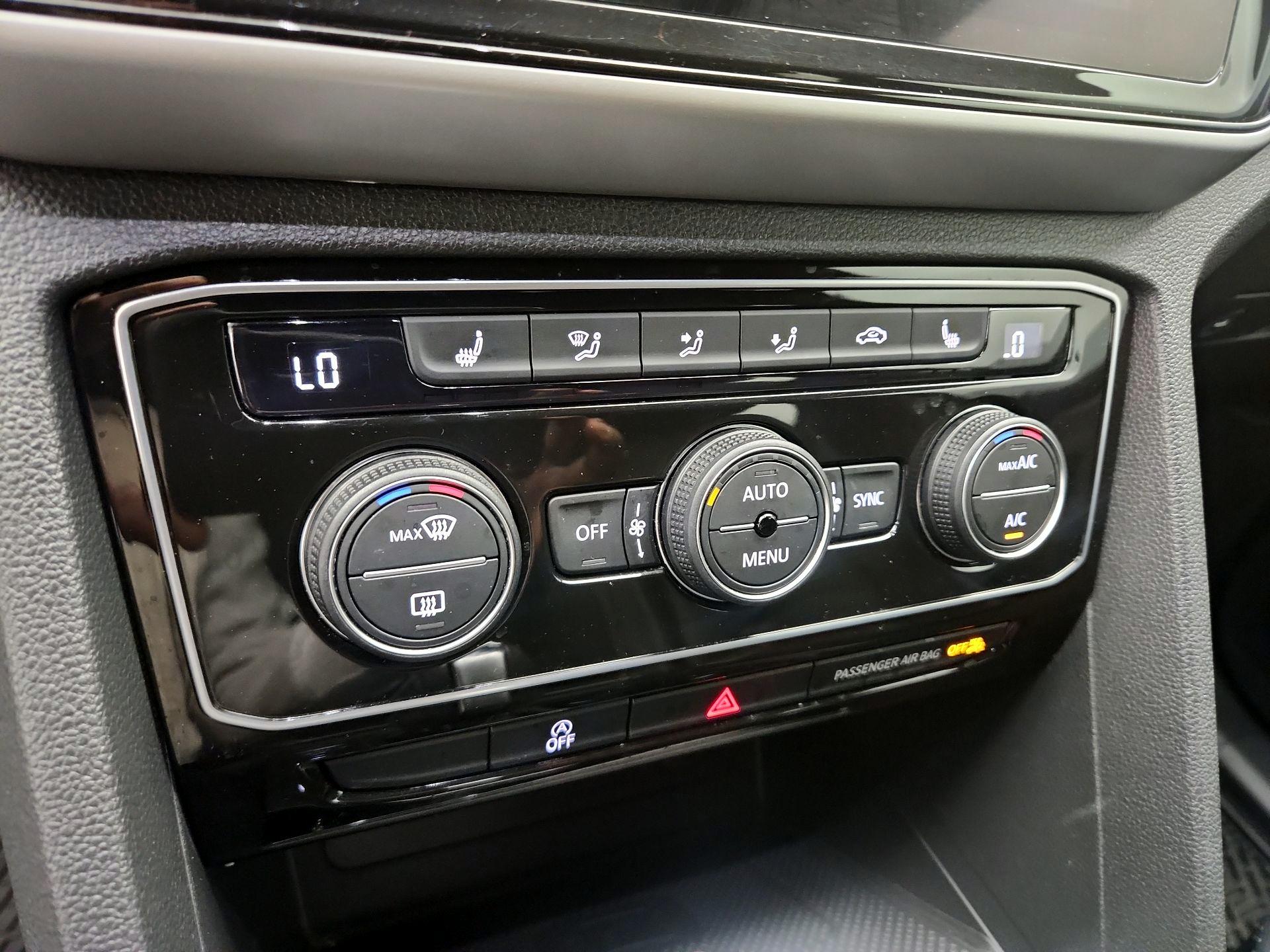 Thumbnail: 2022 Volkswagen Atlas - 16