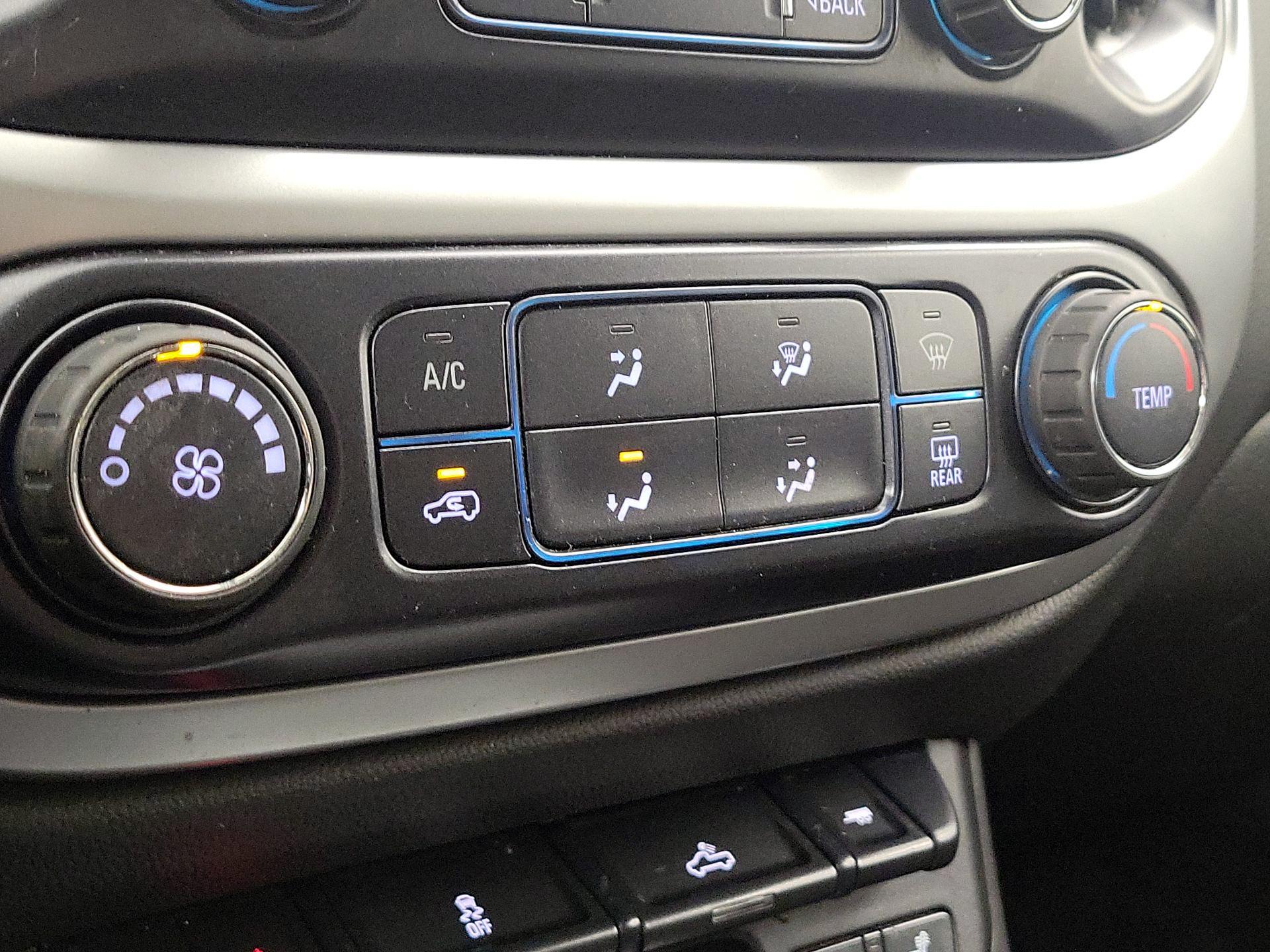 Thumbnail: 2020 Chevrolet Colorado - 16