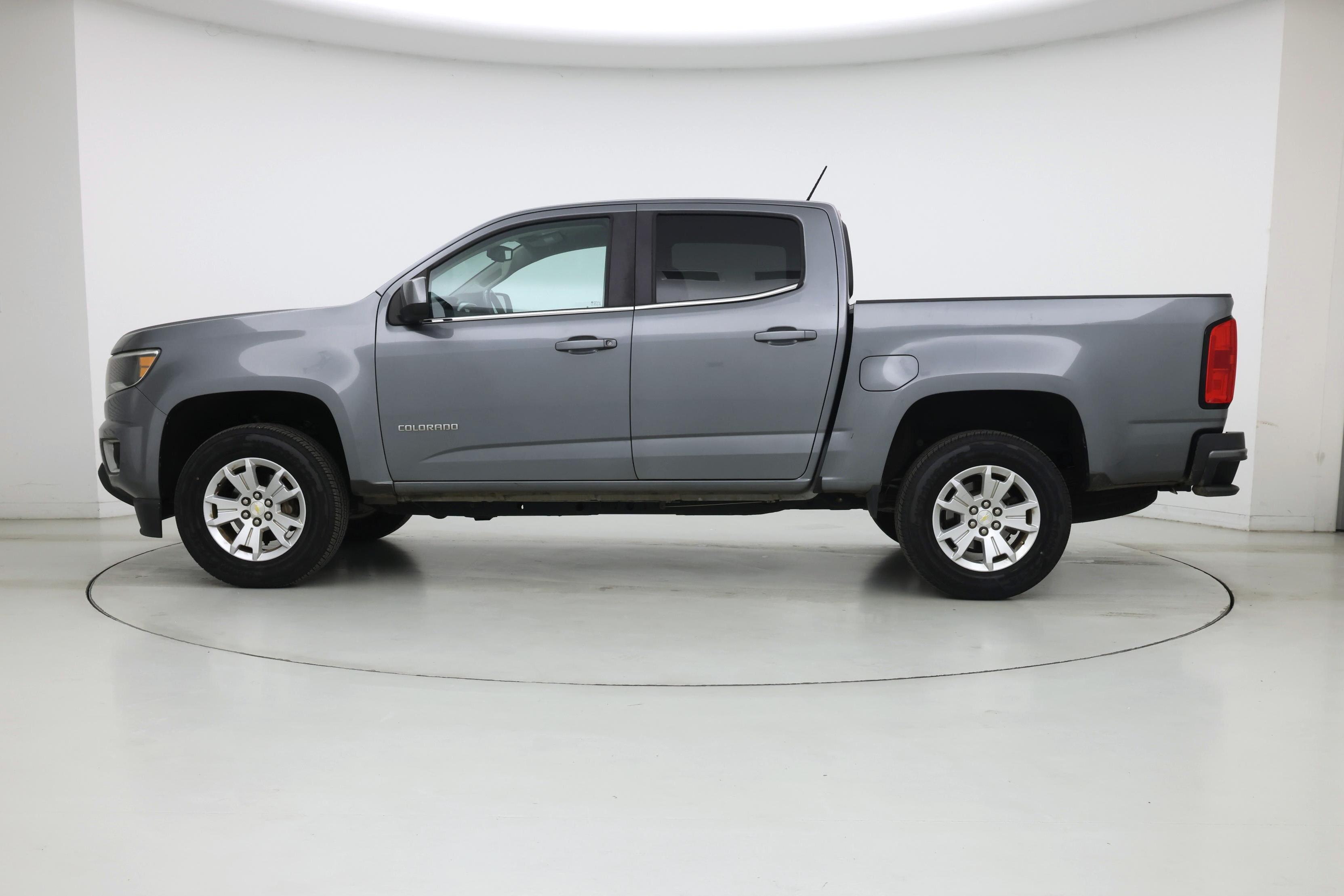 Thumbnail: 2020 Chevrolet Colorado - 3