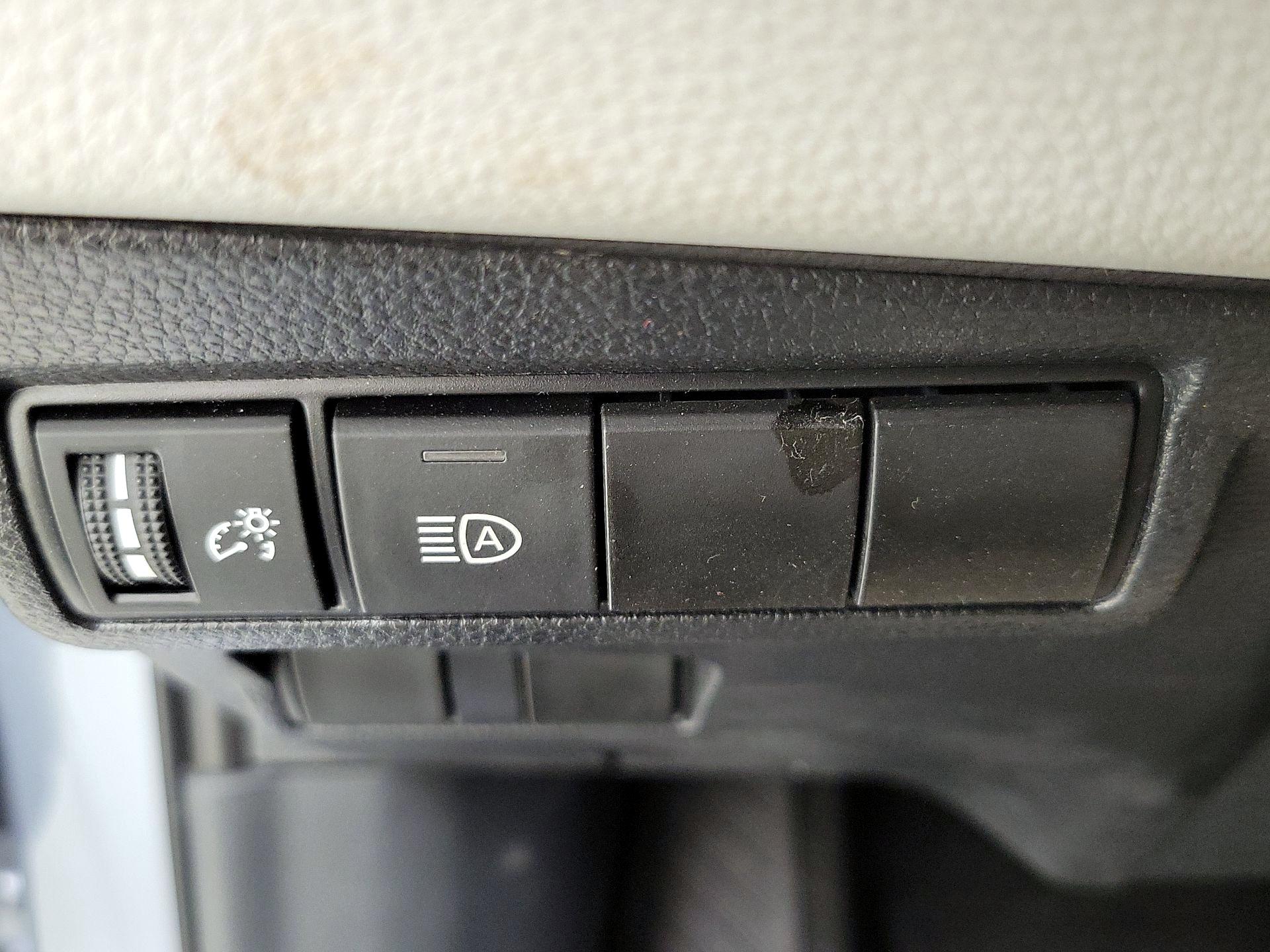 Thumbnail: 2022 Toyota Corolla Cross - 13