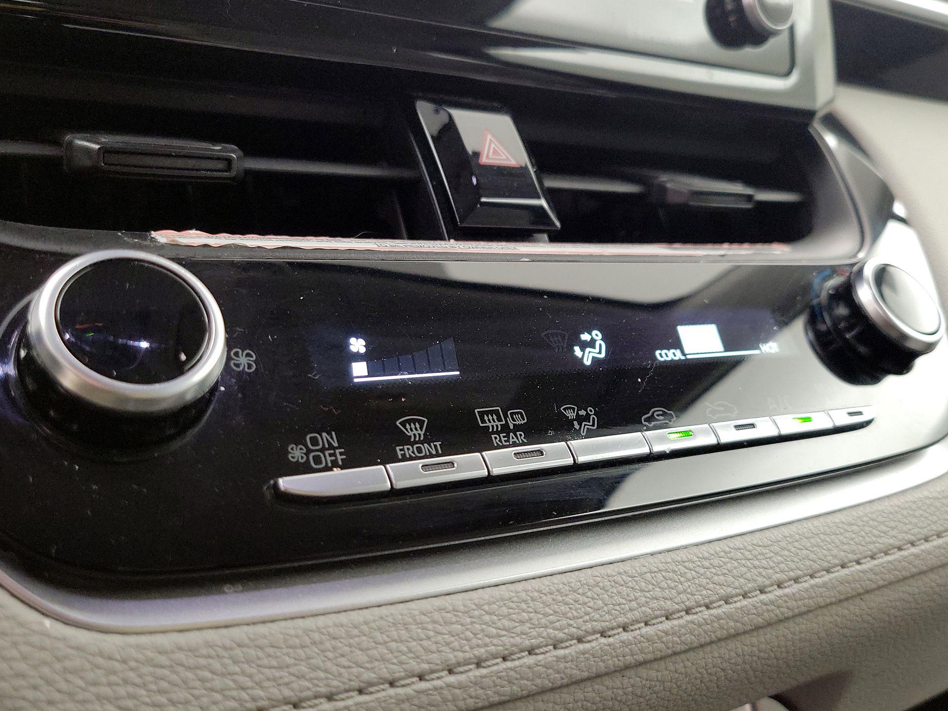 Thumbnail: 2022 Toyota Corolla Cross - 16