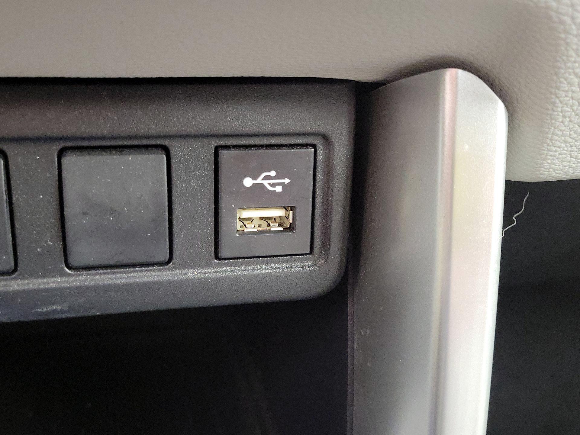 Thumbnail: 2022 Toyota Corolla Cross - 18