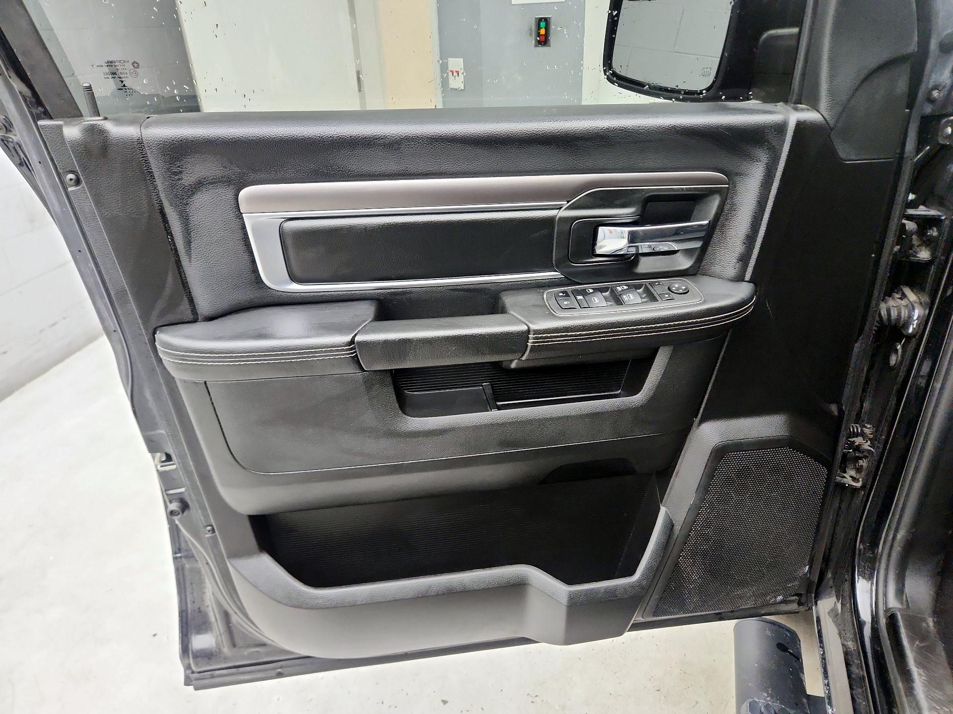 Thumbnail: 2022 RAM 1500 Classic - 12