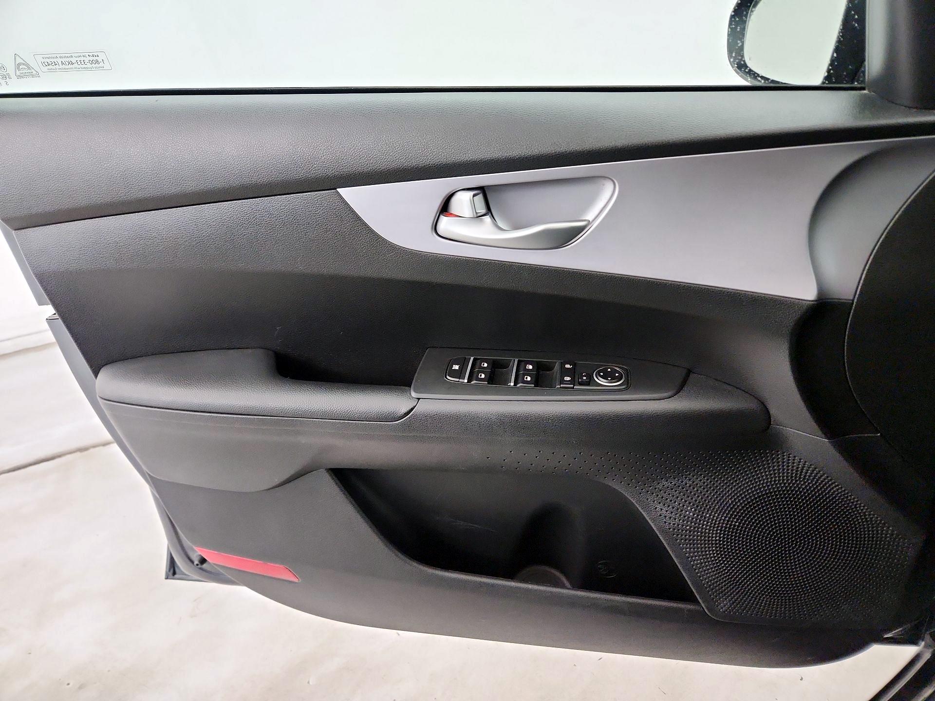 Thumbnail: 2024 Kia Forte - 12