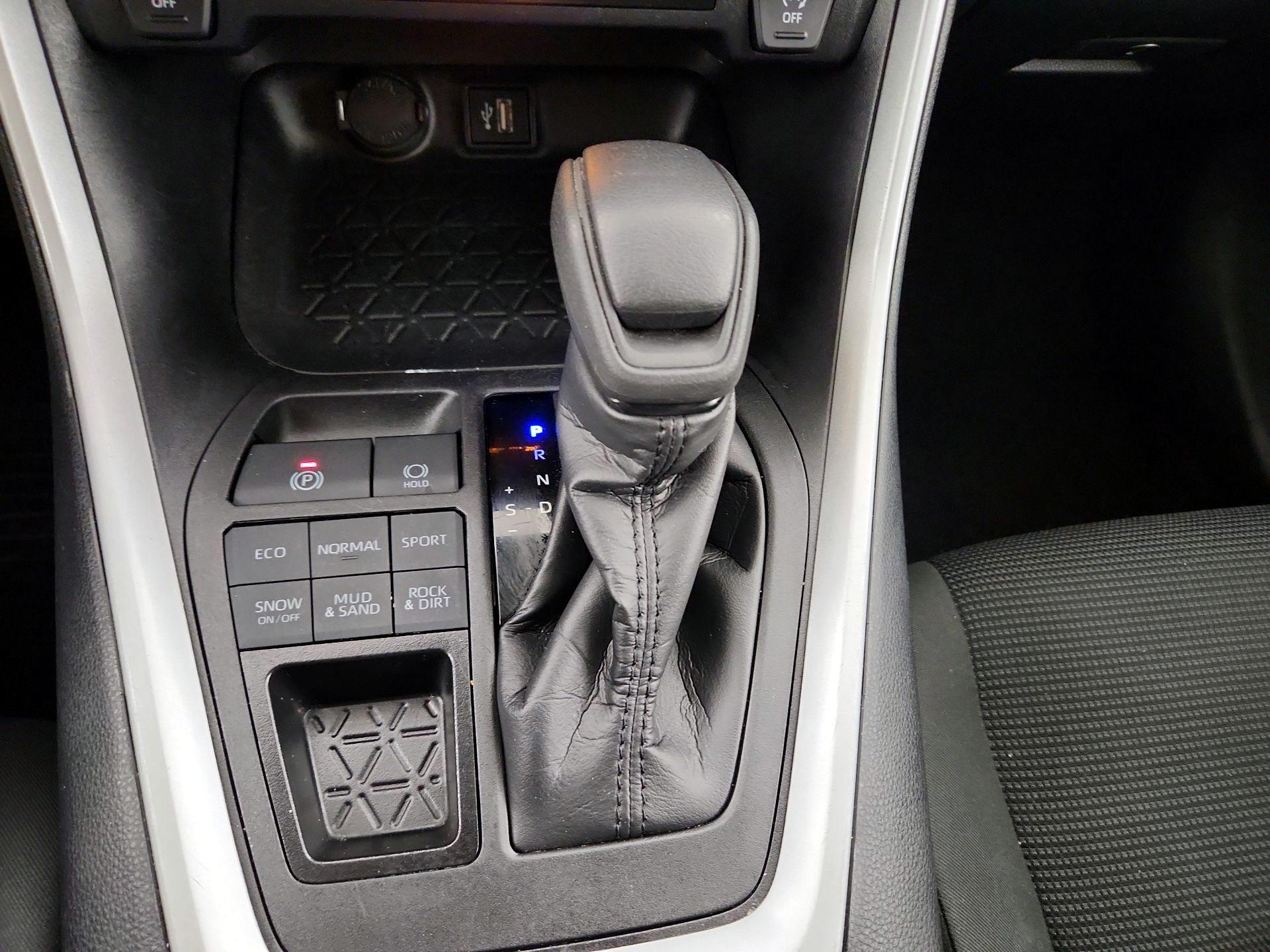 Thumbnail: 2024 Toyota RAV4 - 17