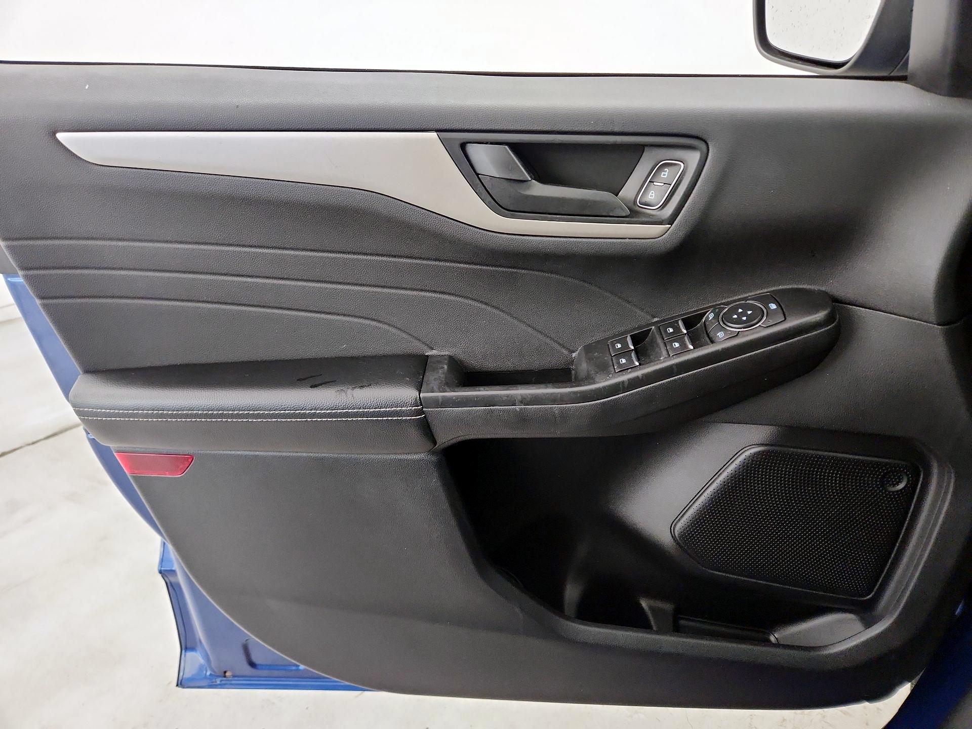 Thumbnail: 2022 Ford Escape - 12