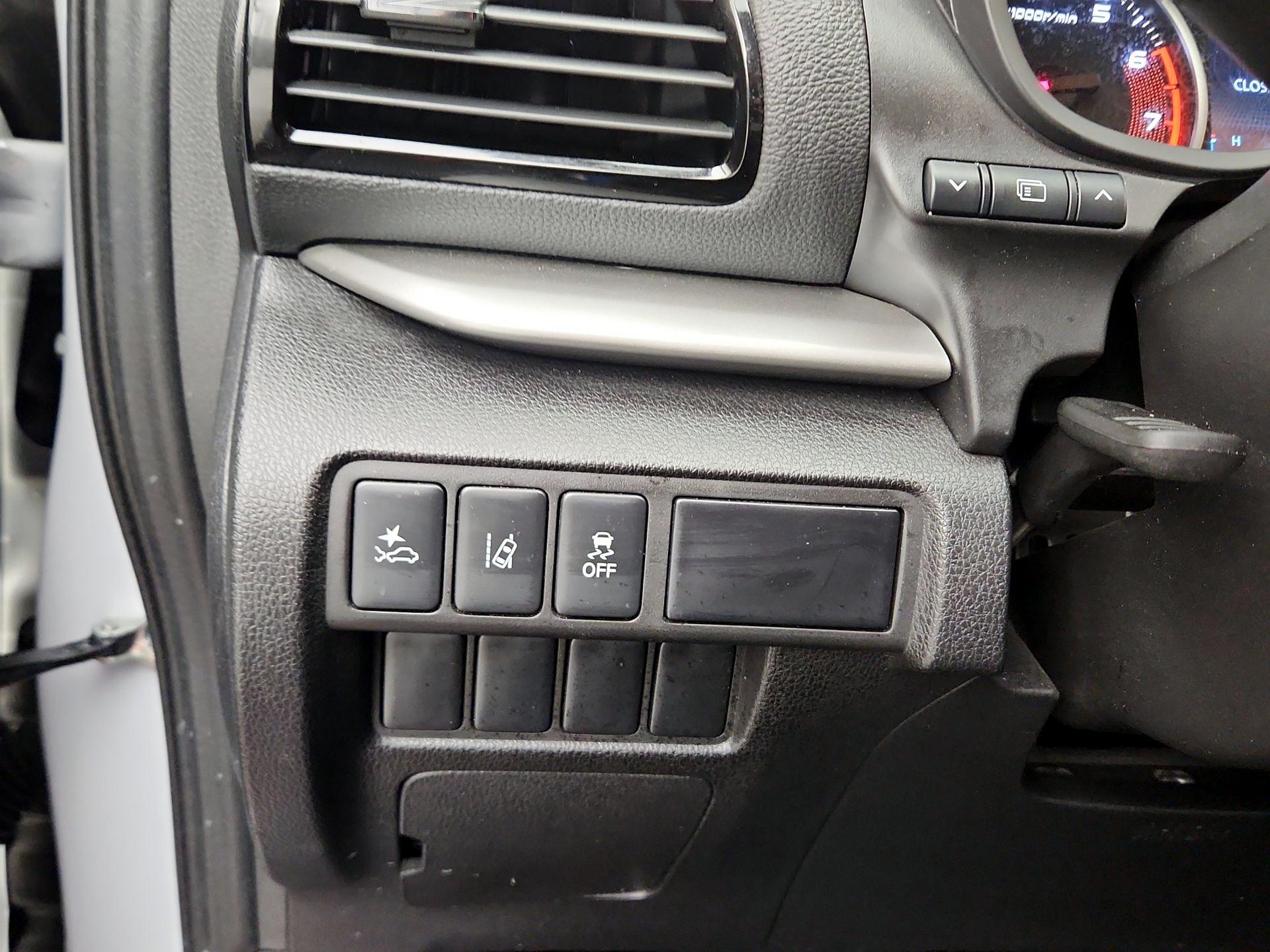 Thumbnail: 2023 Mitsubishi Eclipse Cross - 13