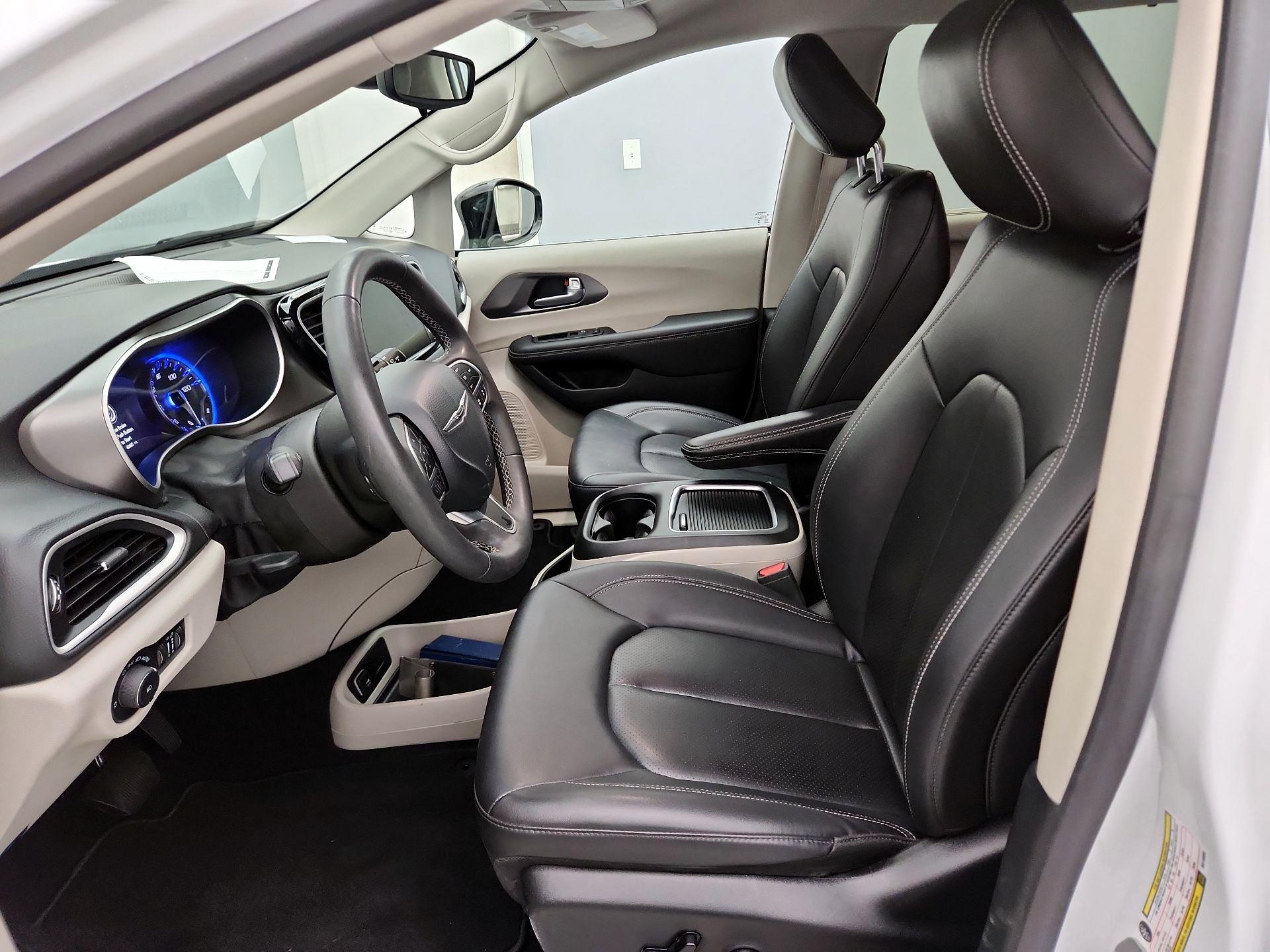 Thumbnail: 2024 Chrysler Pacifica - 11