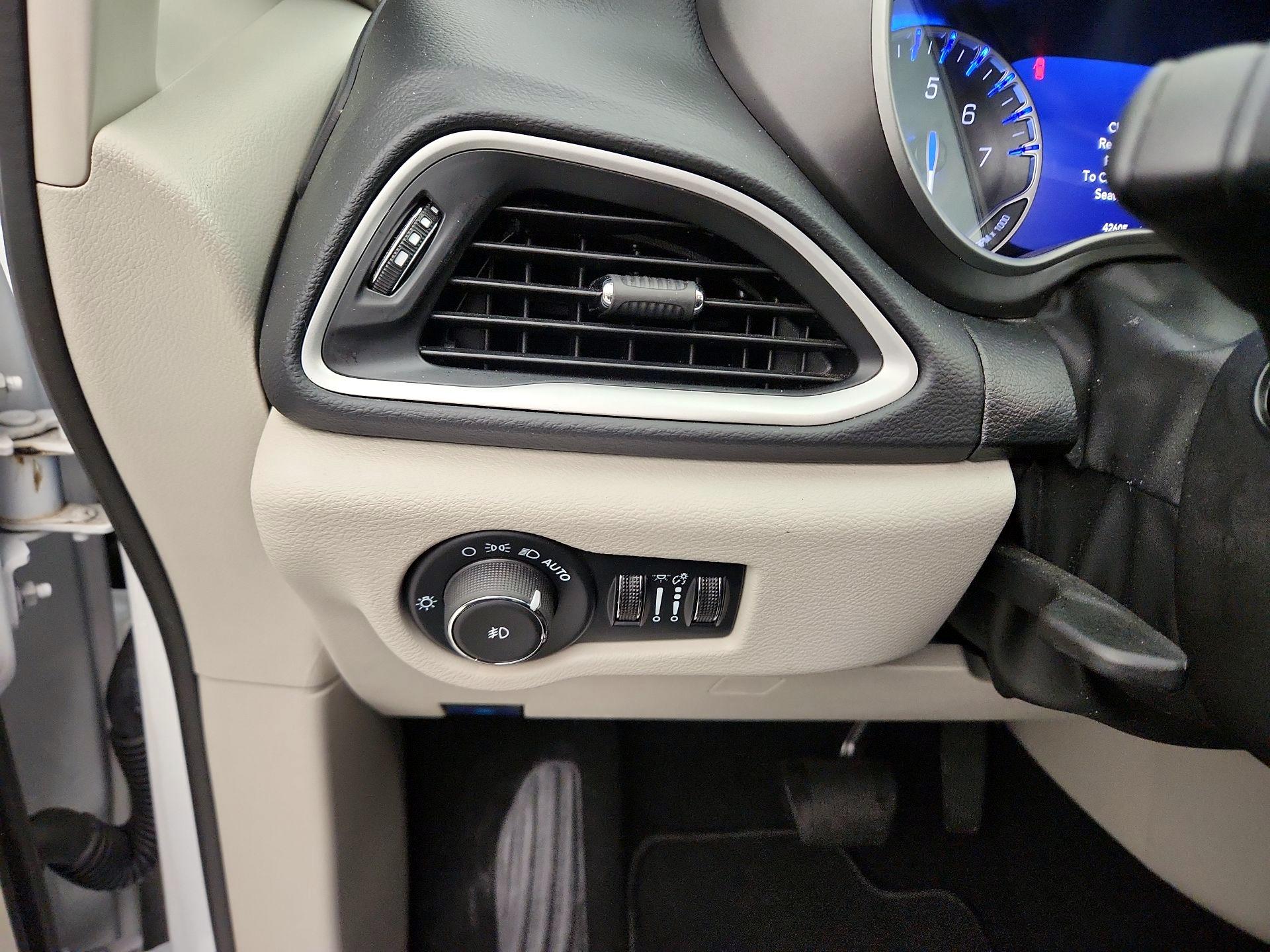 Thumbnail: 2024 Chrysler Pacifica - 13