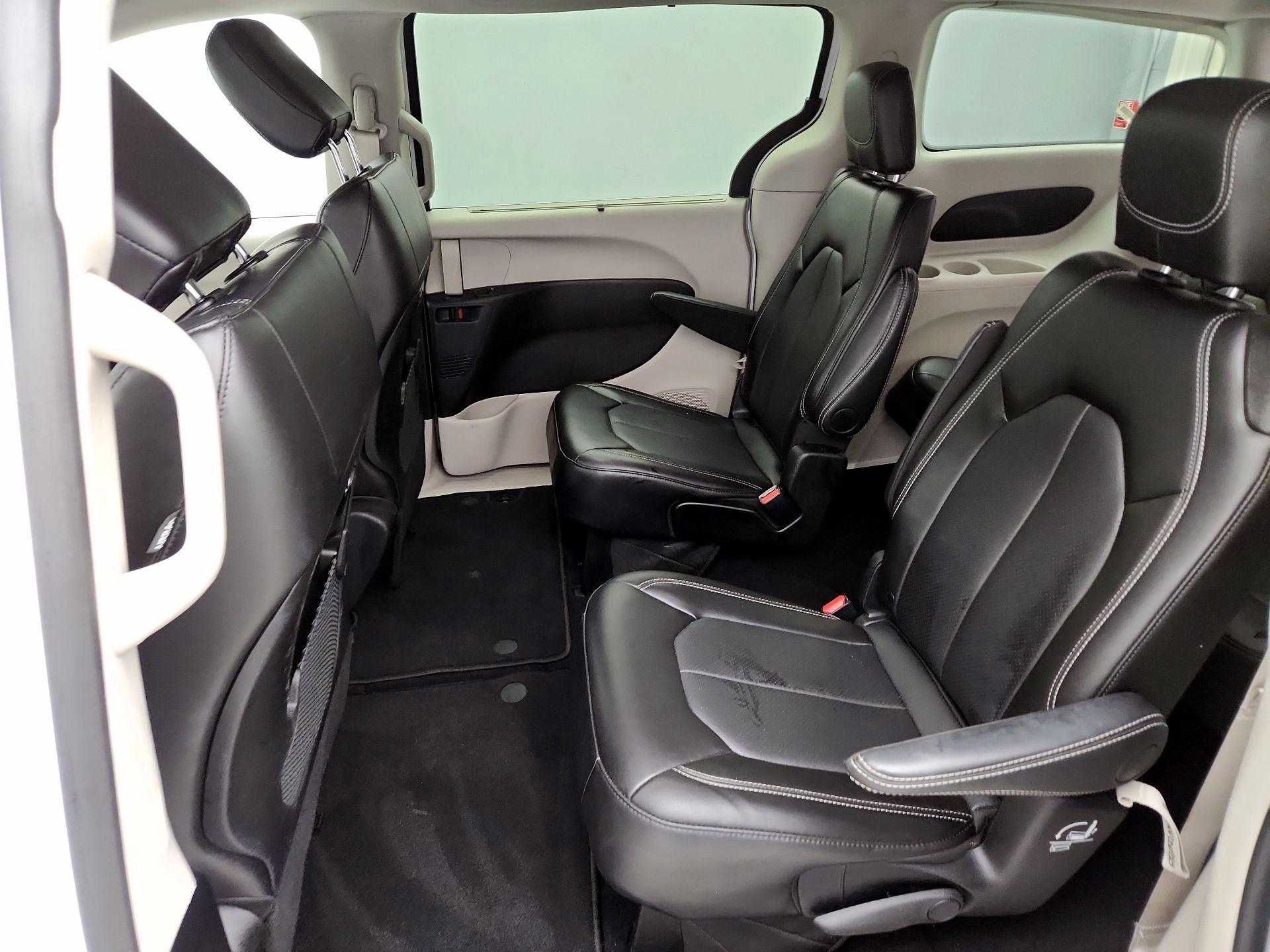 Thumbnail: 2024 Chrysler Pacifica - 19