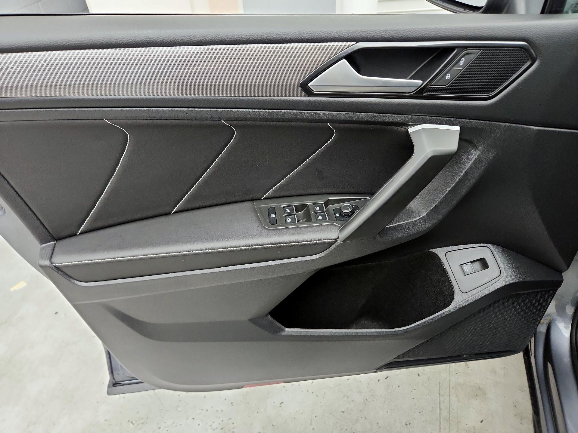 Thumbnail: 2024 Volkswagen Tiguan - 12