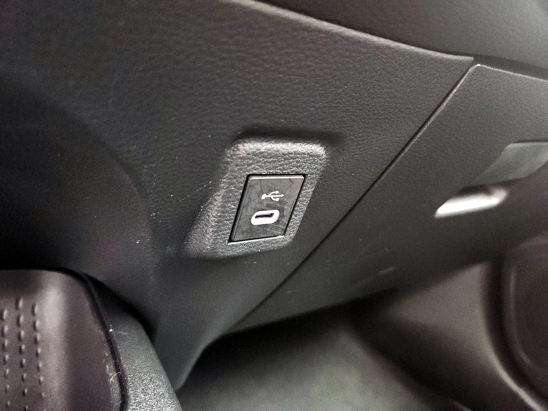 Thumbnail: 2025 Toyota Corolla - 18